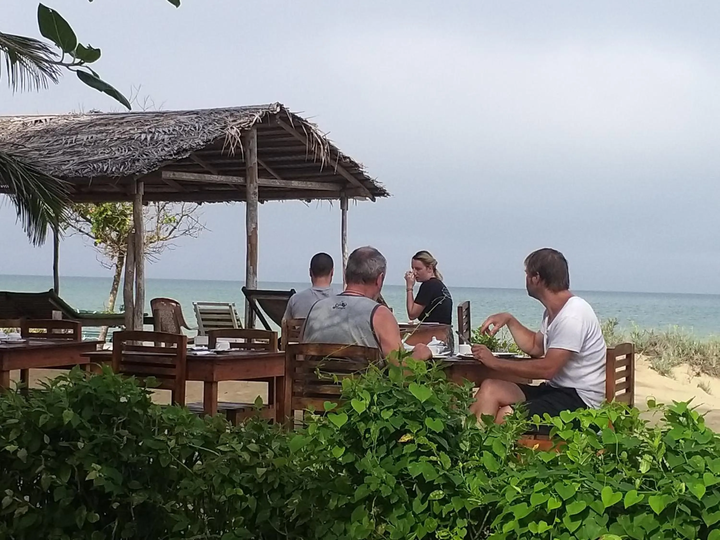 Restaurant/places to eat in Ocean View Beach Resort - Kalpitiya