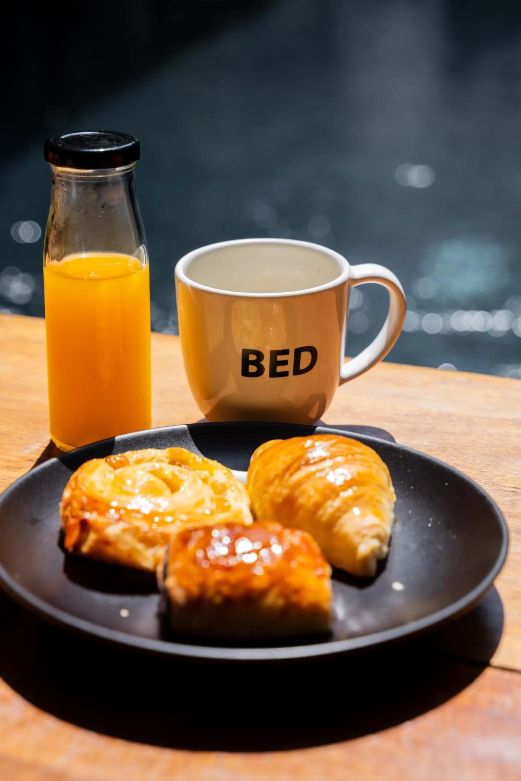 Restaurant/places to eat in BED Chiangmai Gate- Adults Only