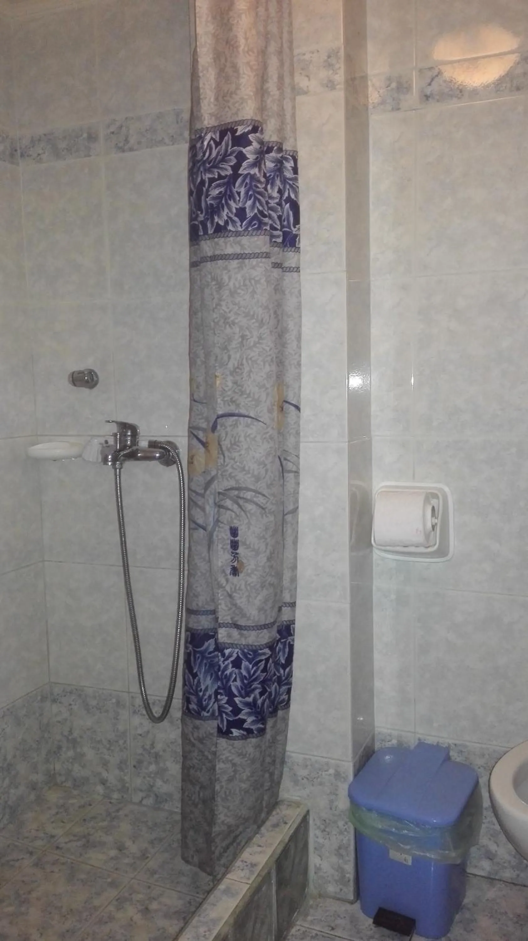 Bathroom in Hotel Korydallos