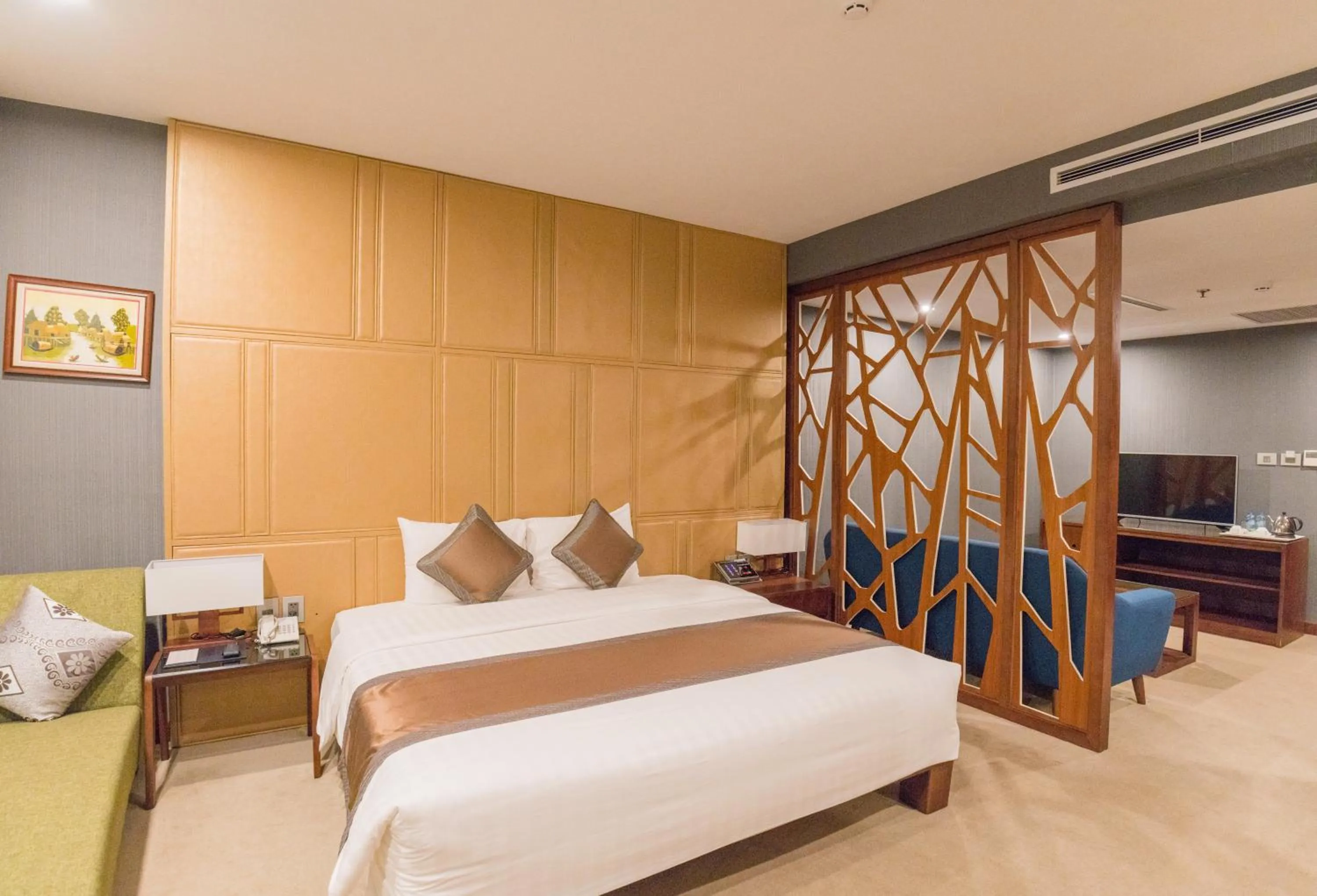 Bedroom, Bed in Bien Bac Hotel