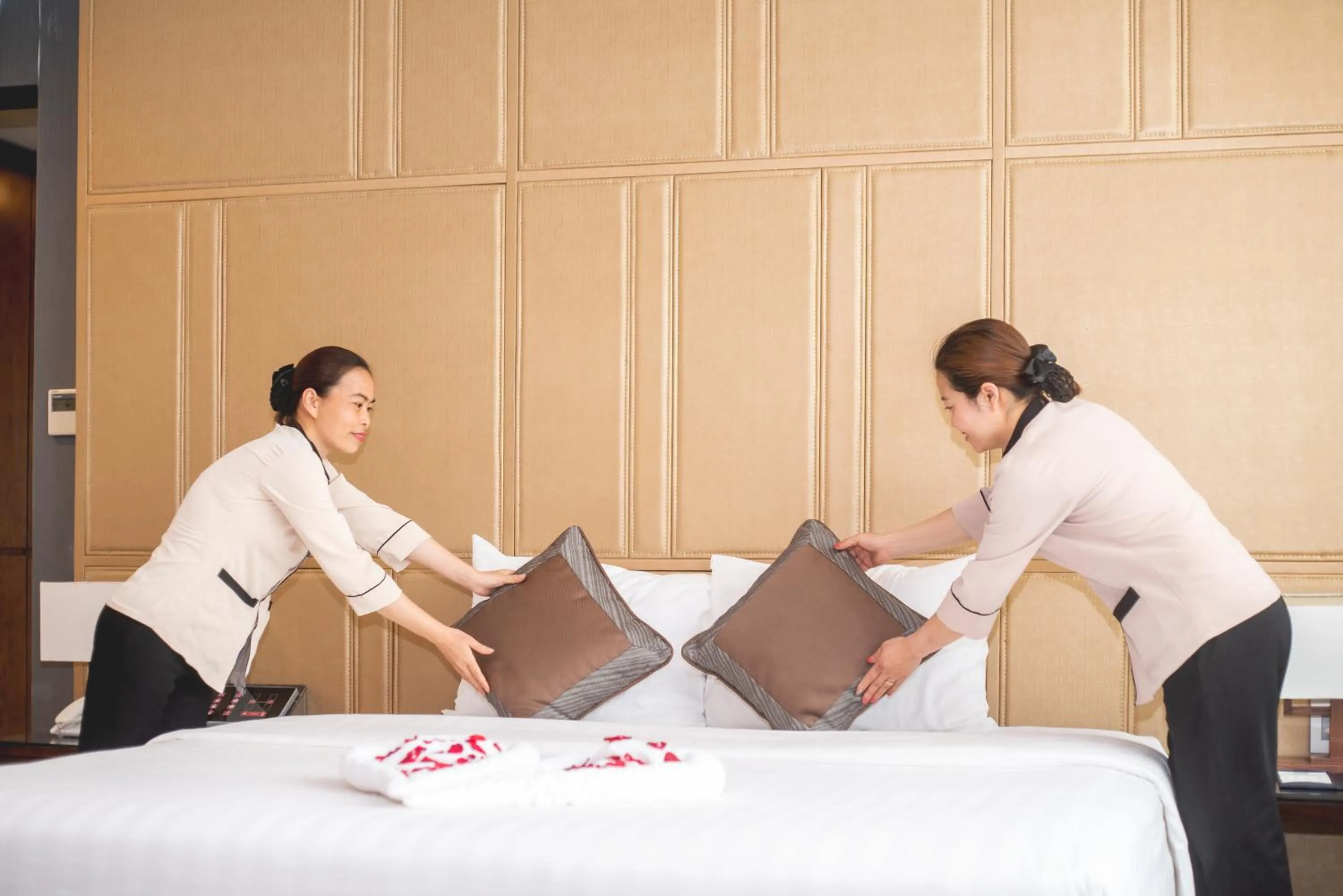 Bedroom, Bed in Bien Bac Hotel