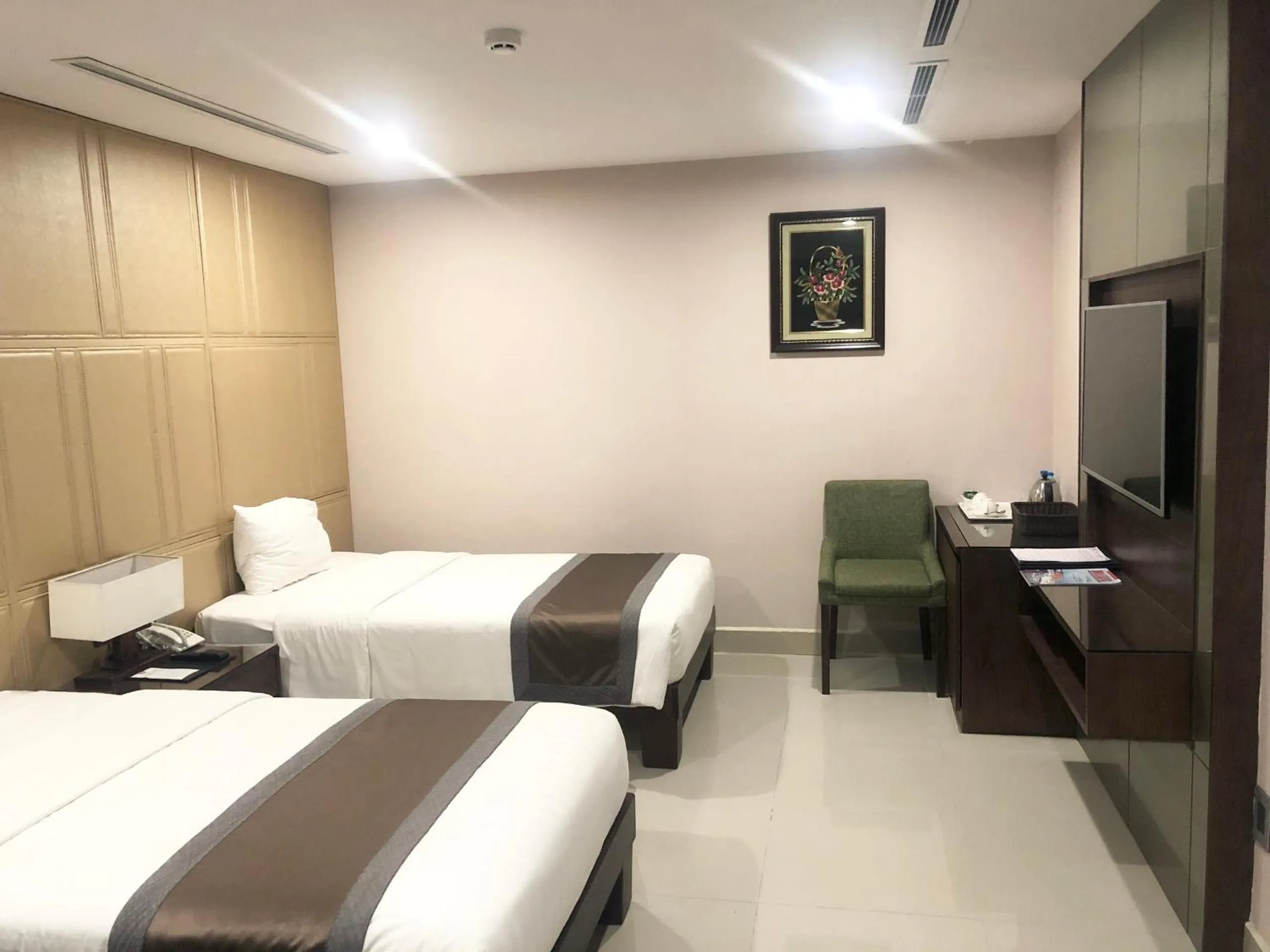 Bedroom, Bed in Bien Bac Hotel