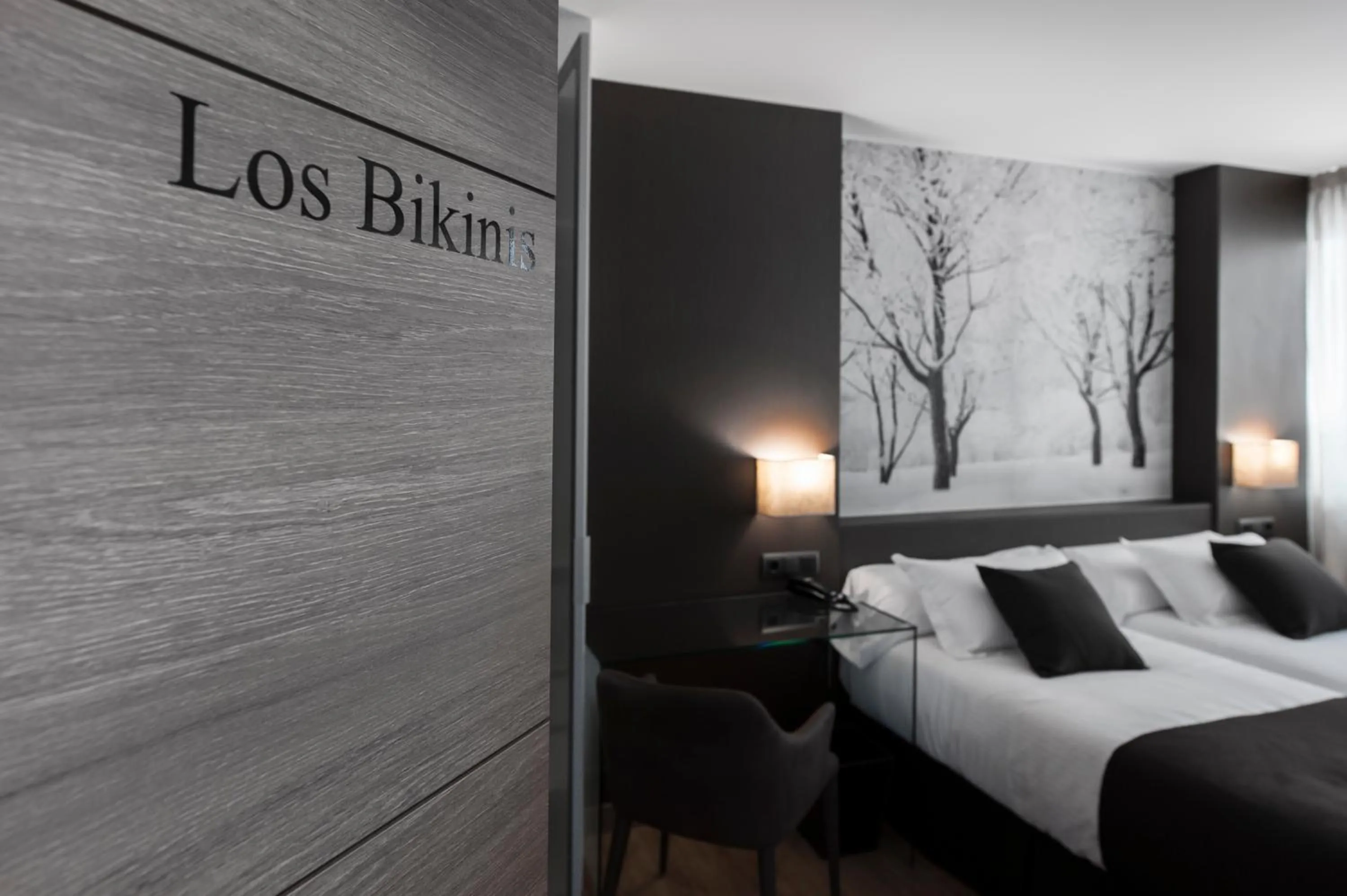 Bedroom, Bed in Suite Home Sardinero