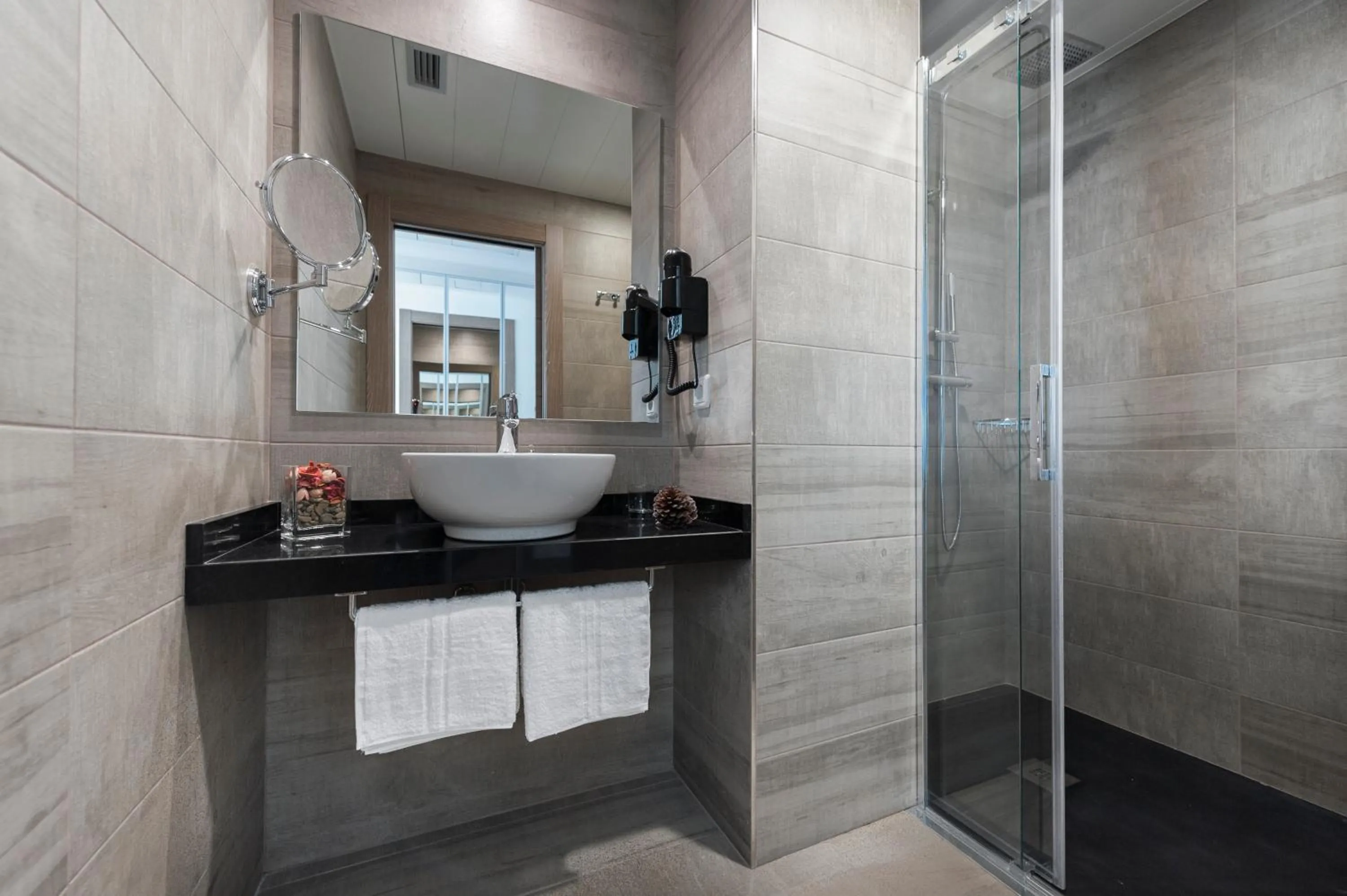 Bathroom in Suite Home Sardinero