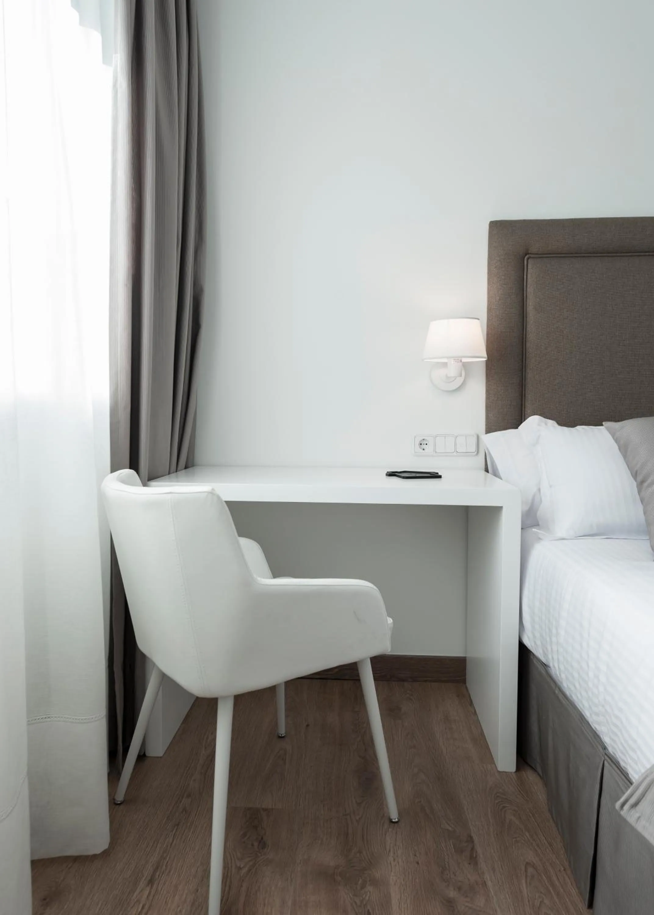 Bedroom, Bed in Suite Home Sardinero