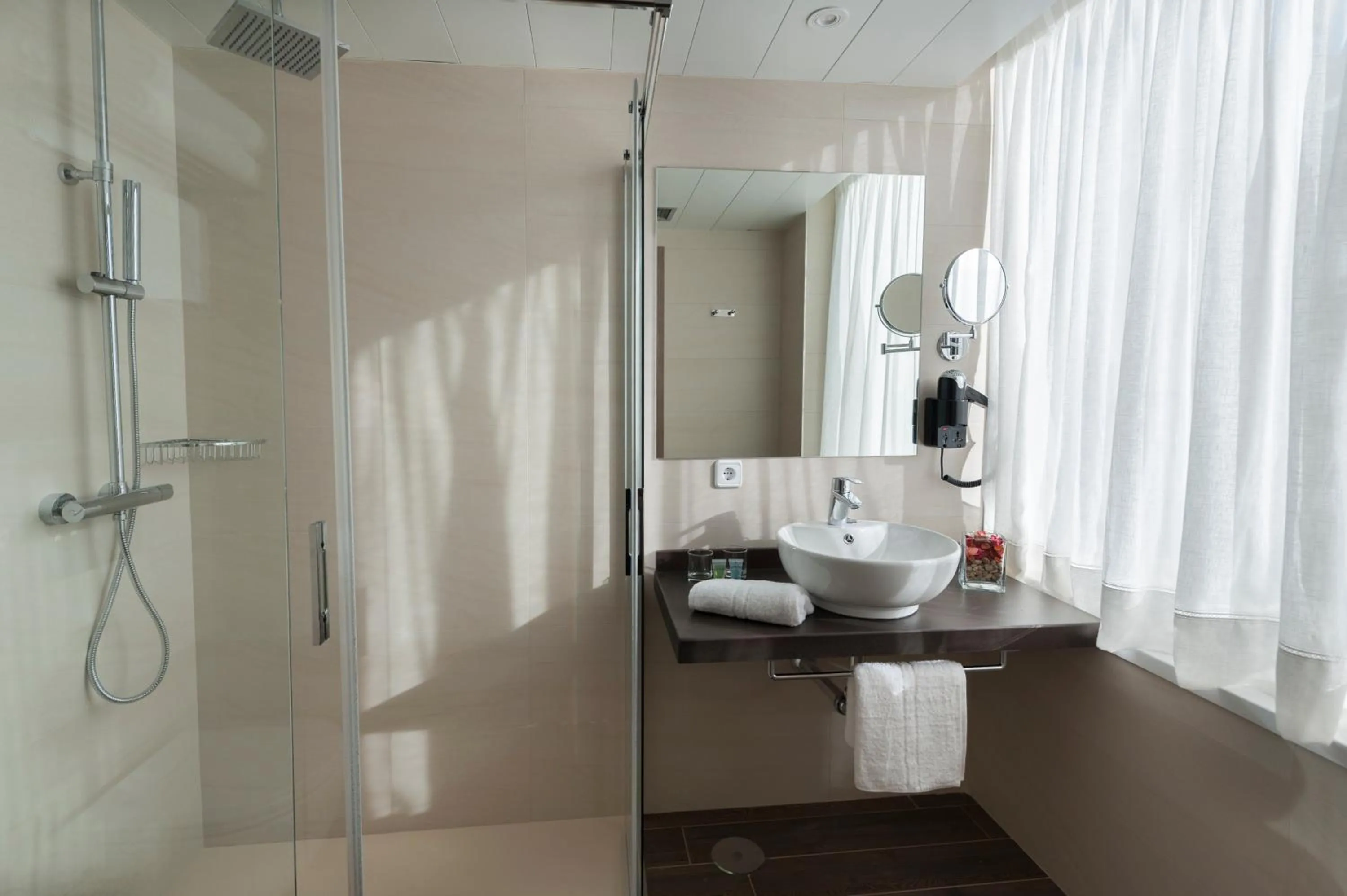 Bathroom in Suite Home Sardinero