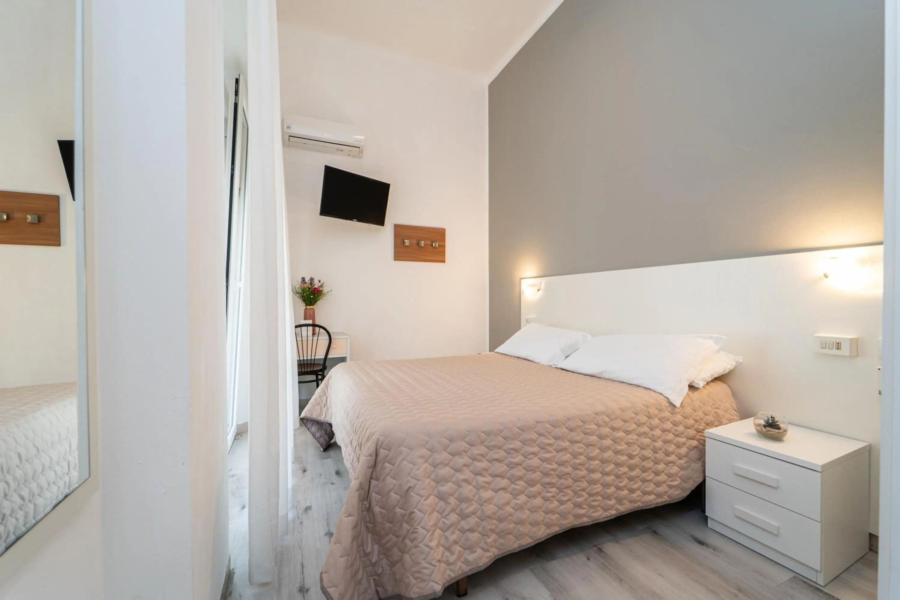 Bedroom, Bed in Amadei Hotel Blumen