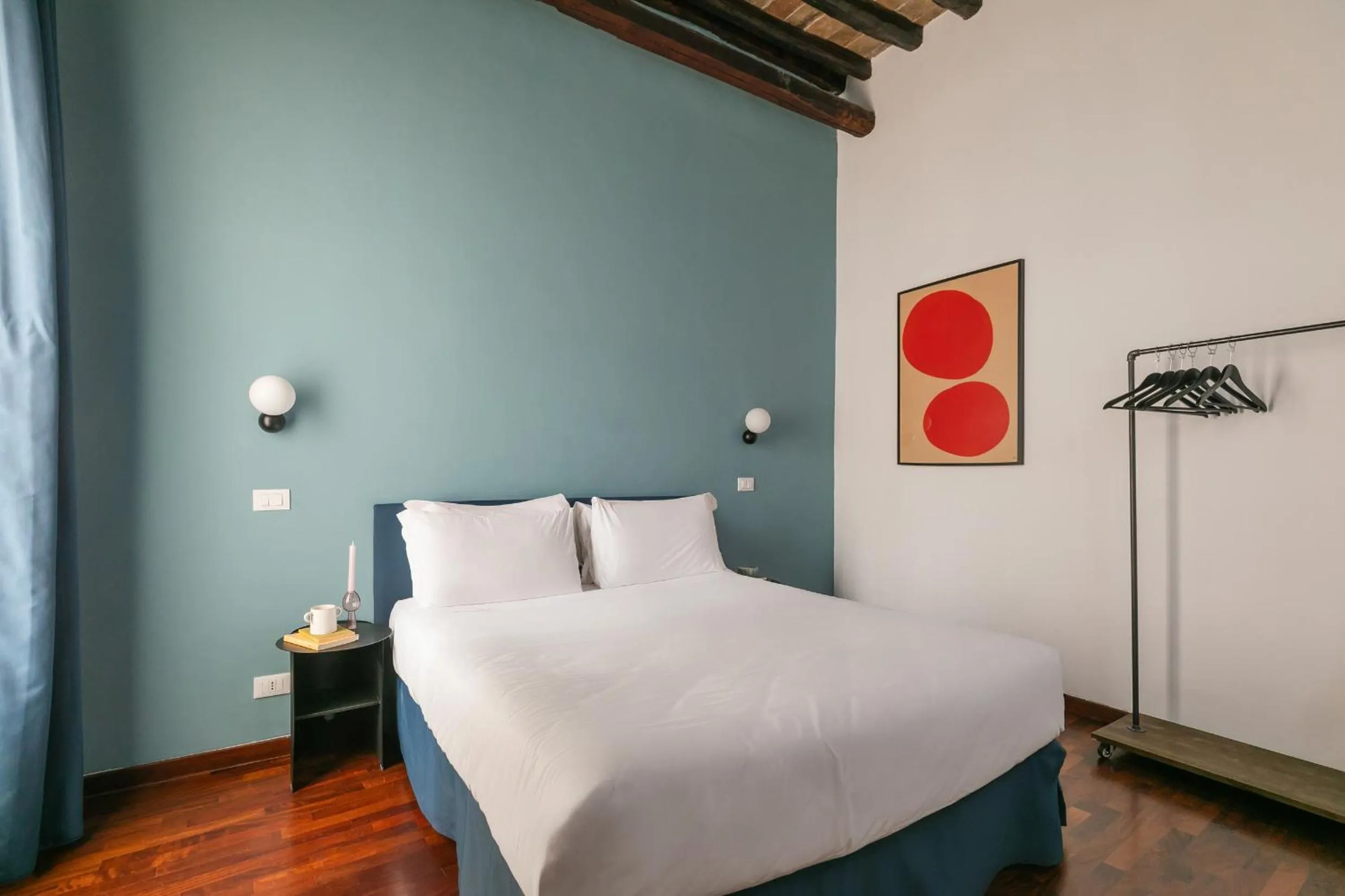 Bedroom, Bed in Passepartout