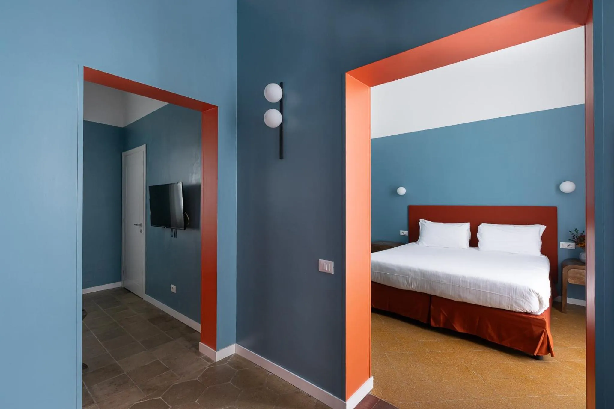 Bedroom, Bed in Passepartout