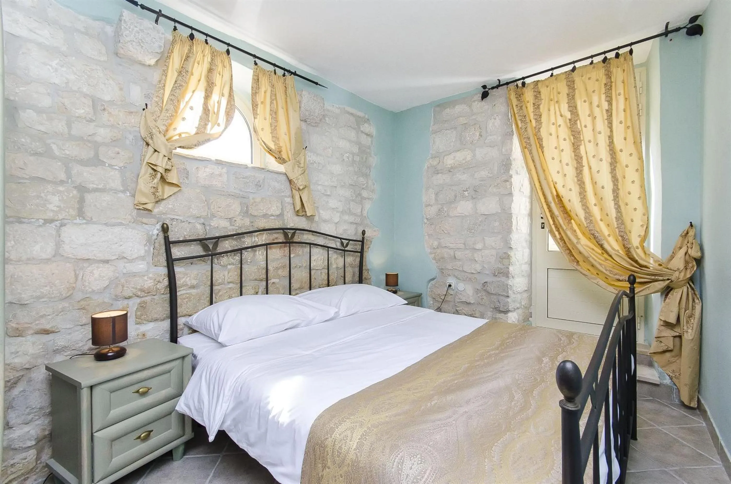 Bedroom, Bed in Palace Derossi