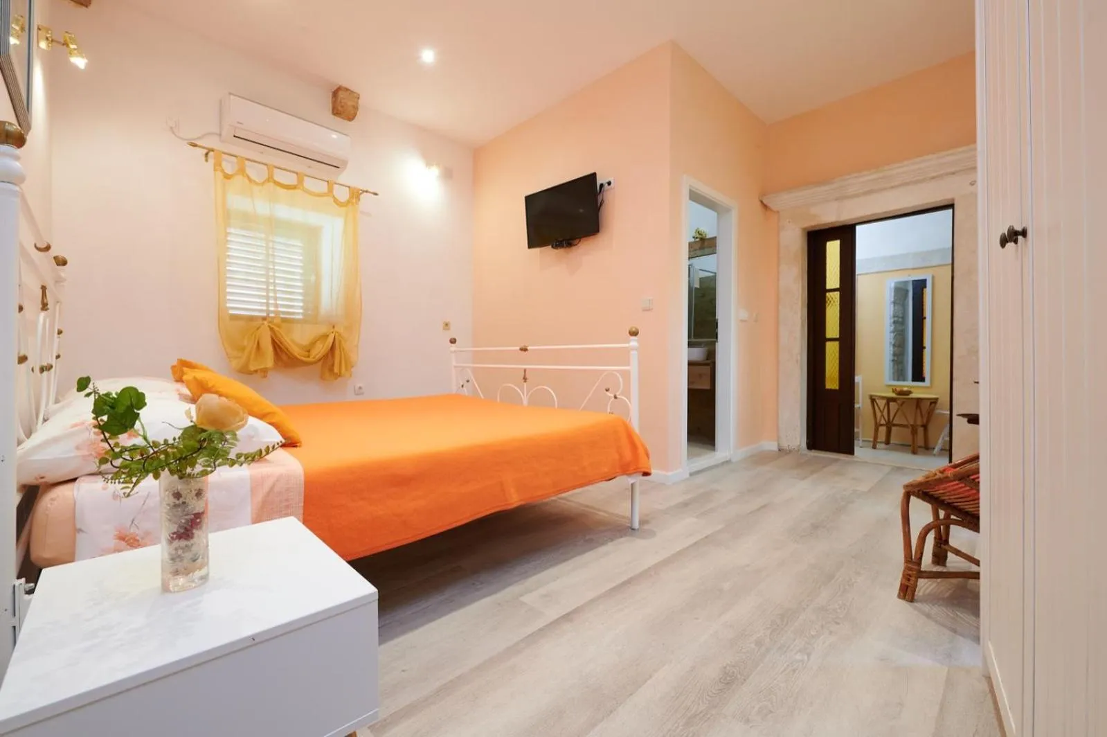 Bedroom, Bed in Palace Derossi