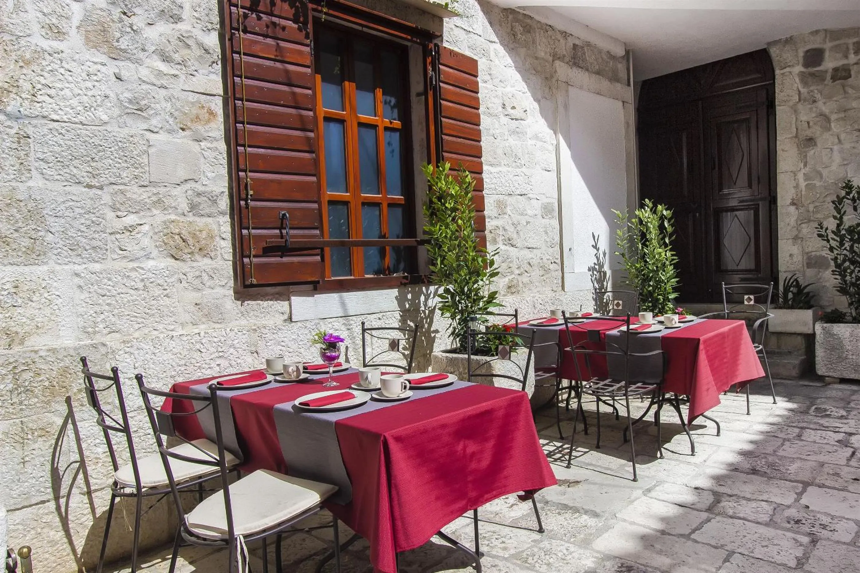 Patio in Palace Derossi