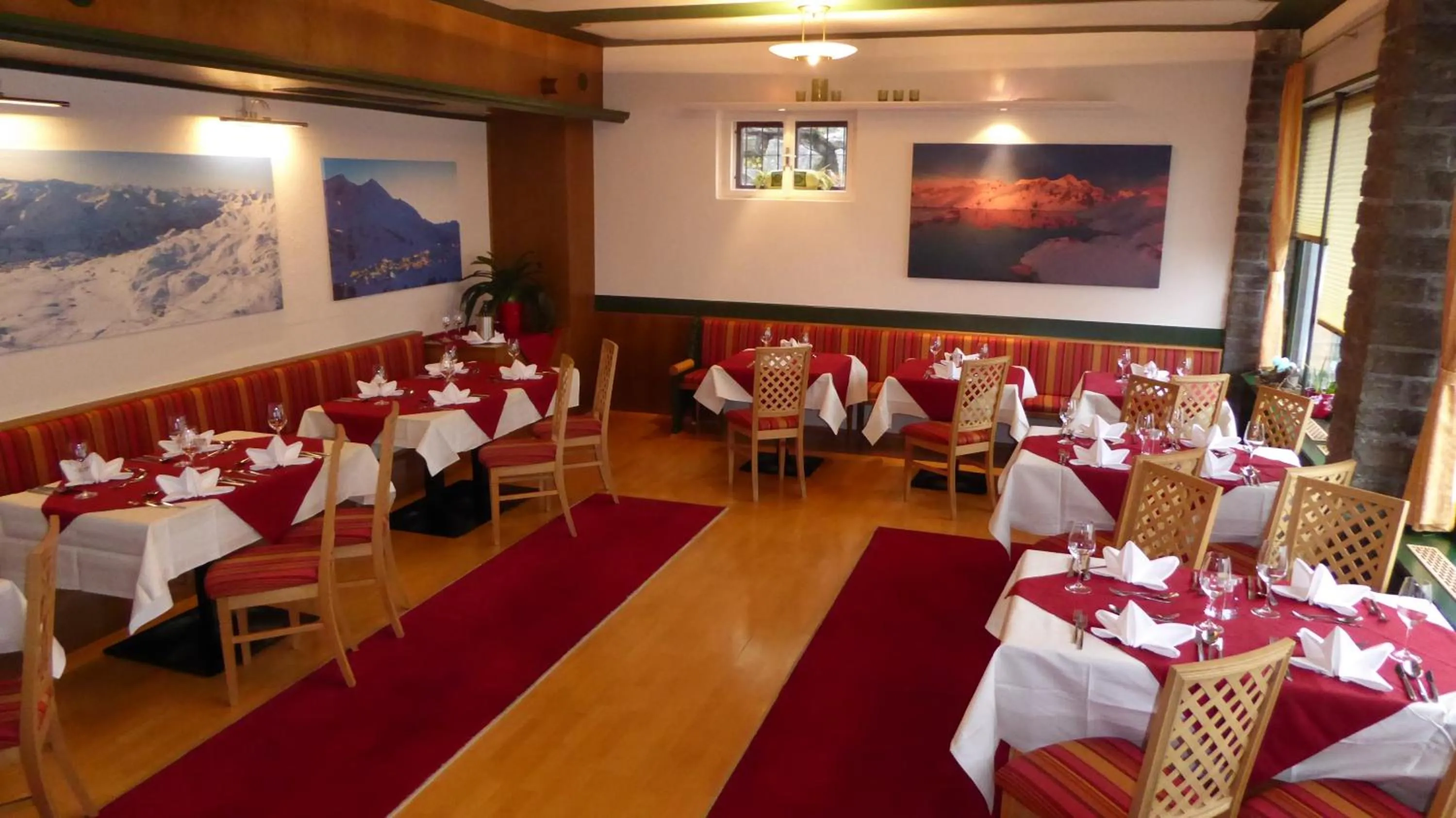 Restaurant/places to eat in Hotel Mosermandl