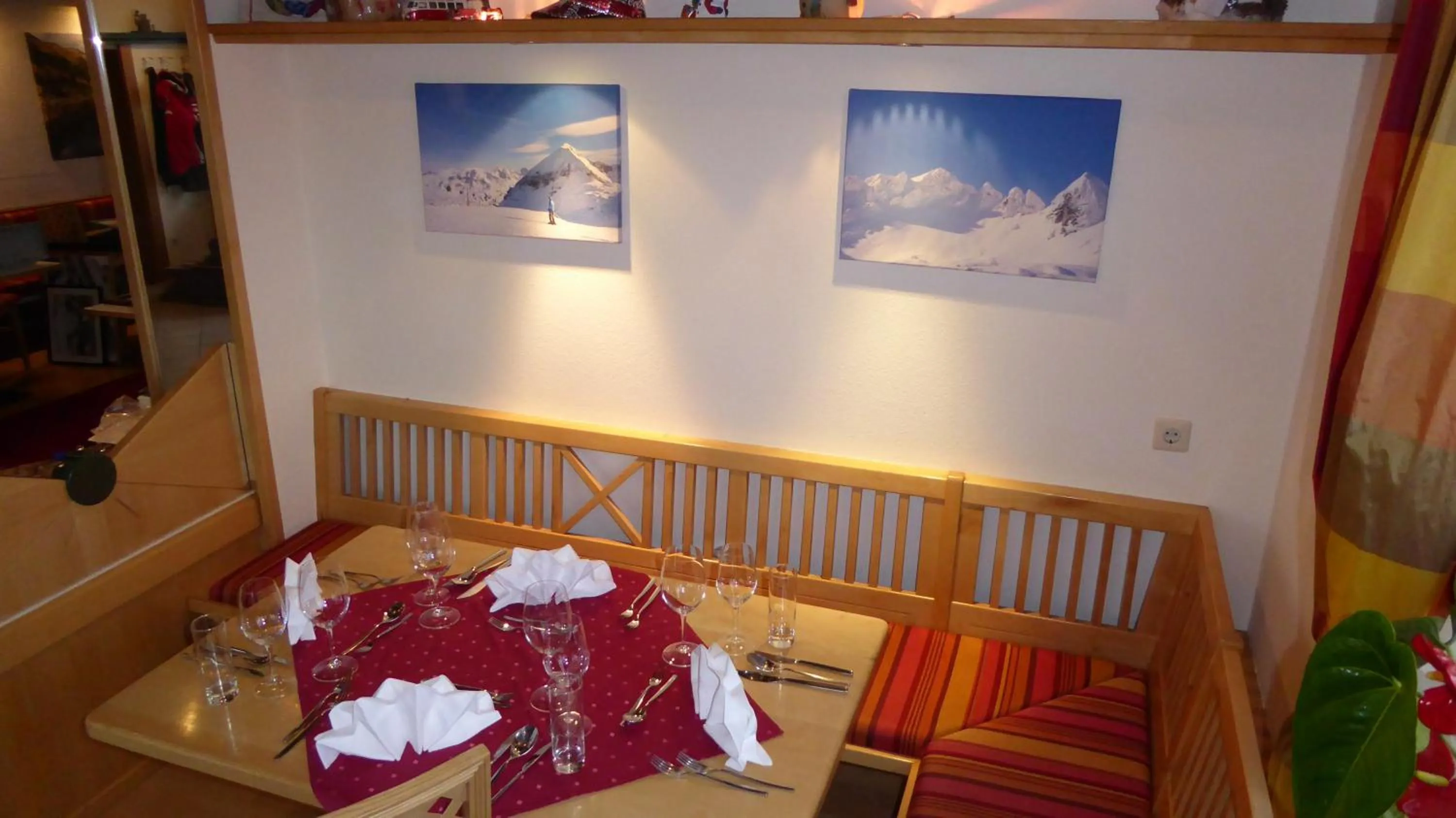 Restaurant/places to eat in Hotel Mosermandl