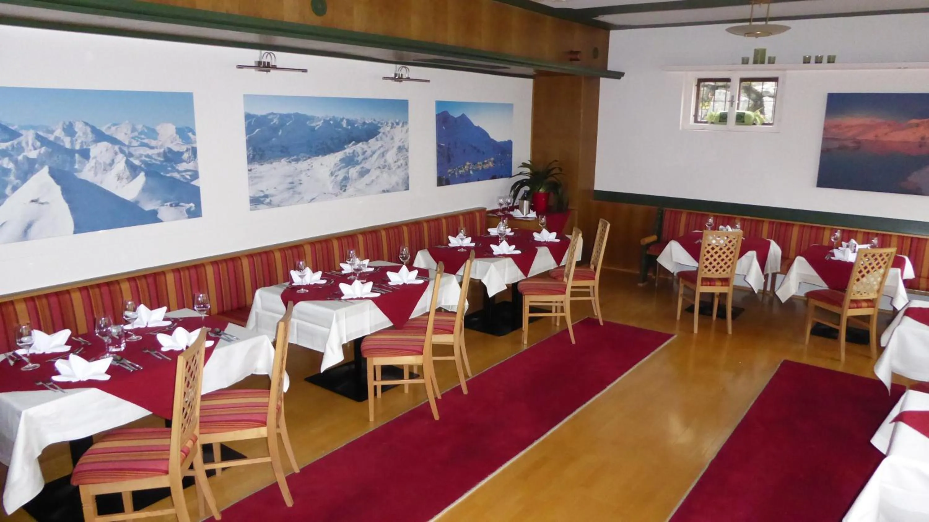 Restaurant/places to eat in Hotel Mosermandl