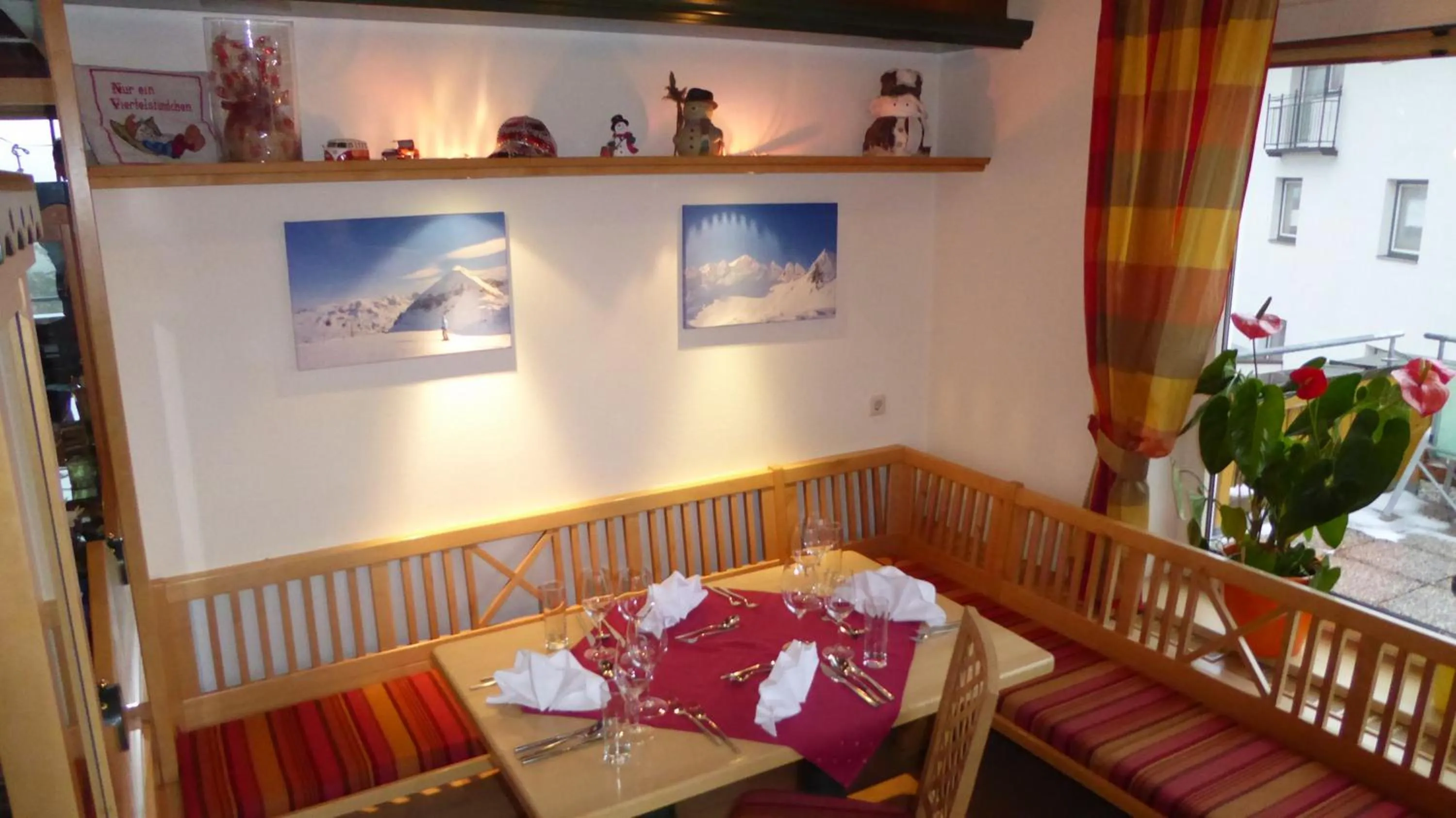 Restaurant/places to eat in Hotel Mosermandl