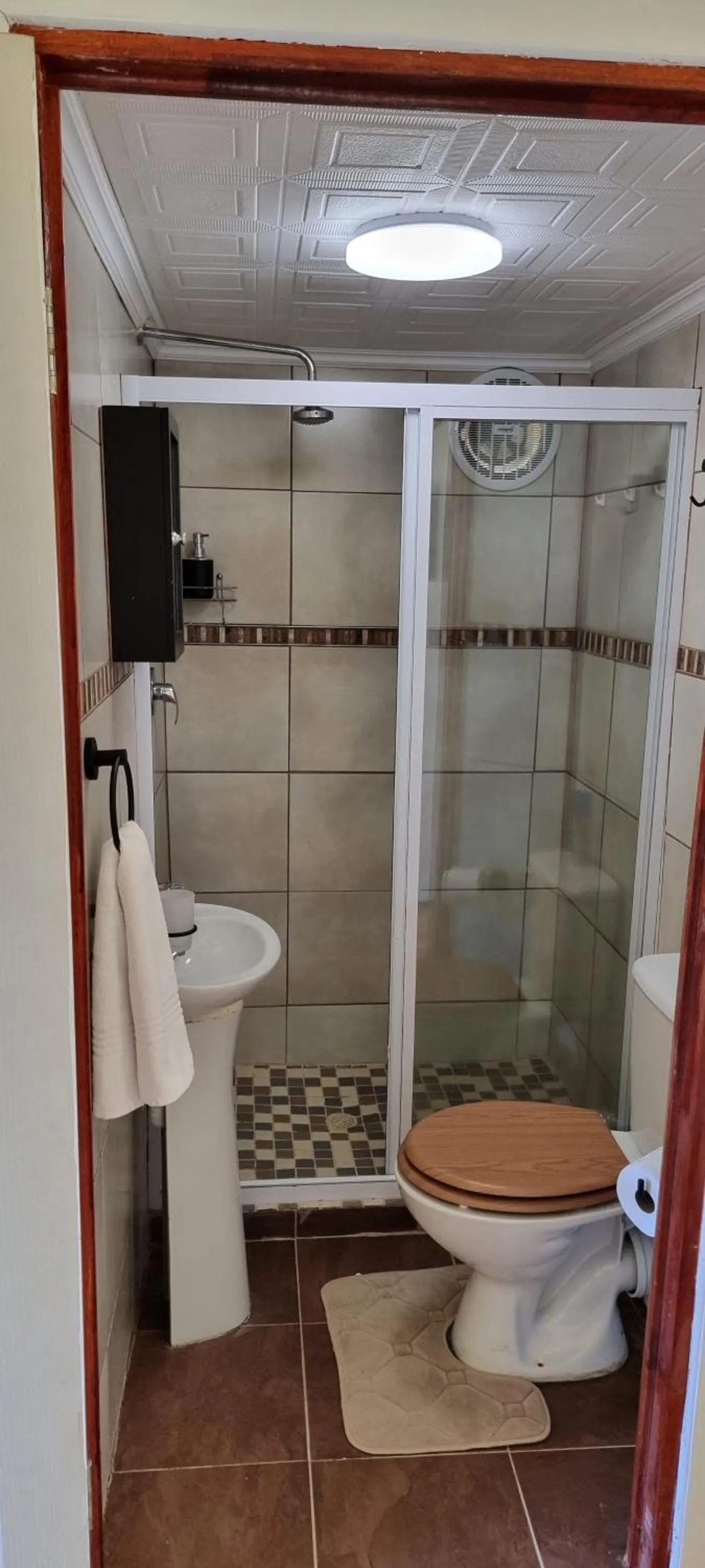 Shower in Zonnevanger Guesthouse