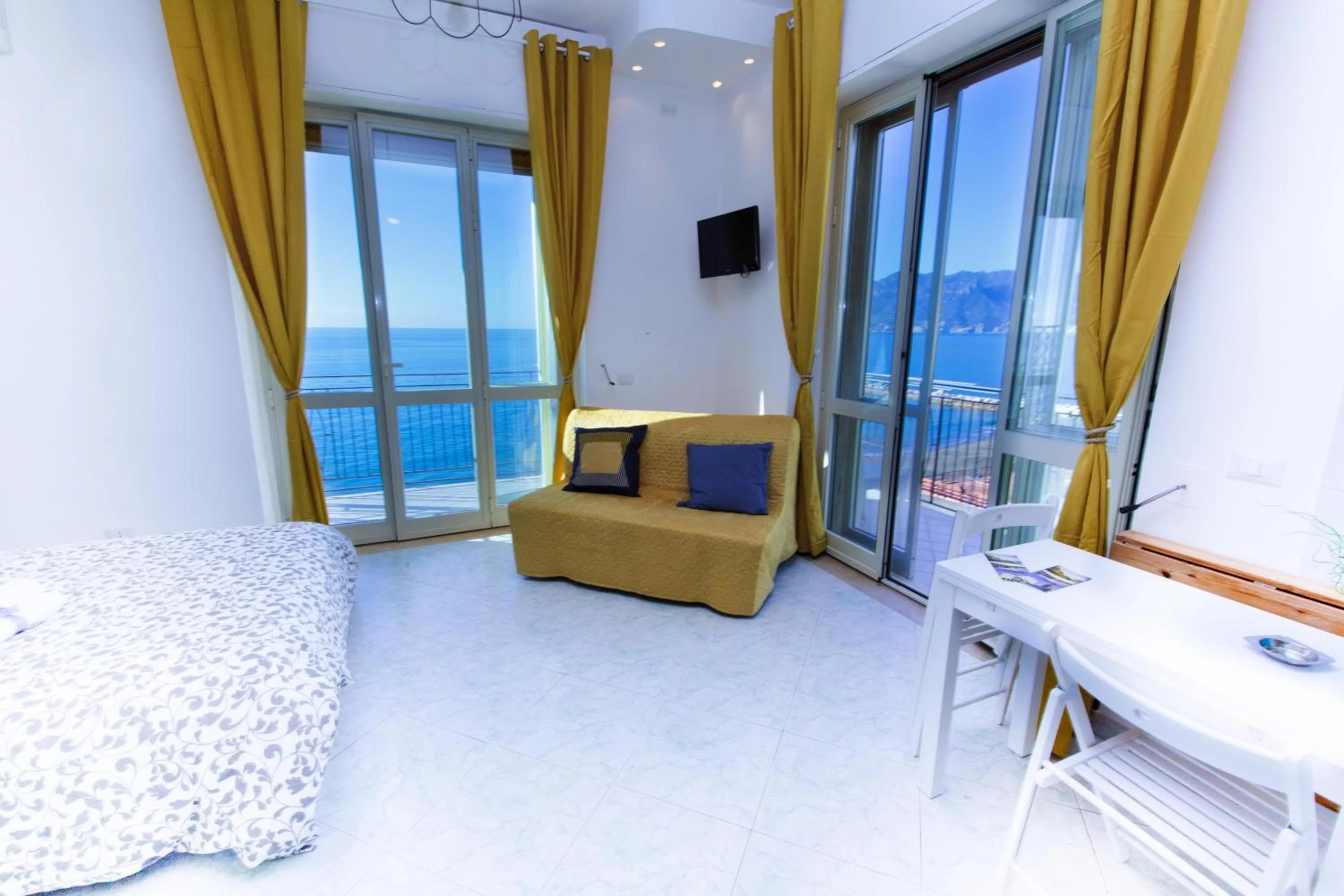City view, Bed in On the beach Sea-view&Kitchen In Room
