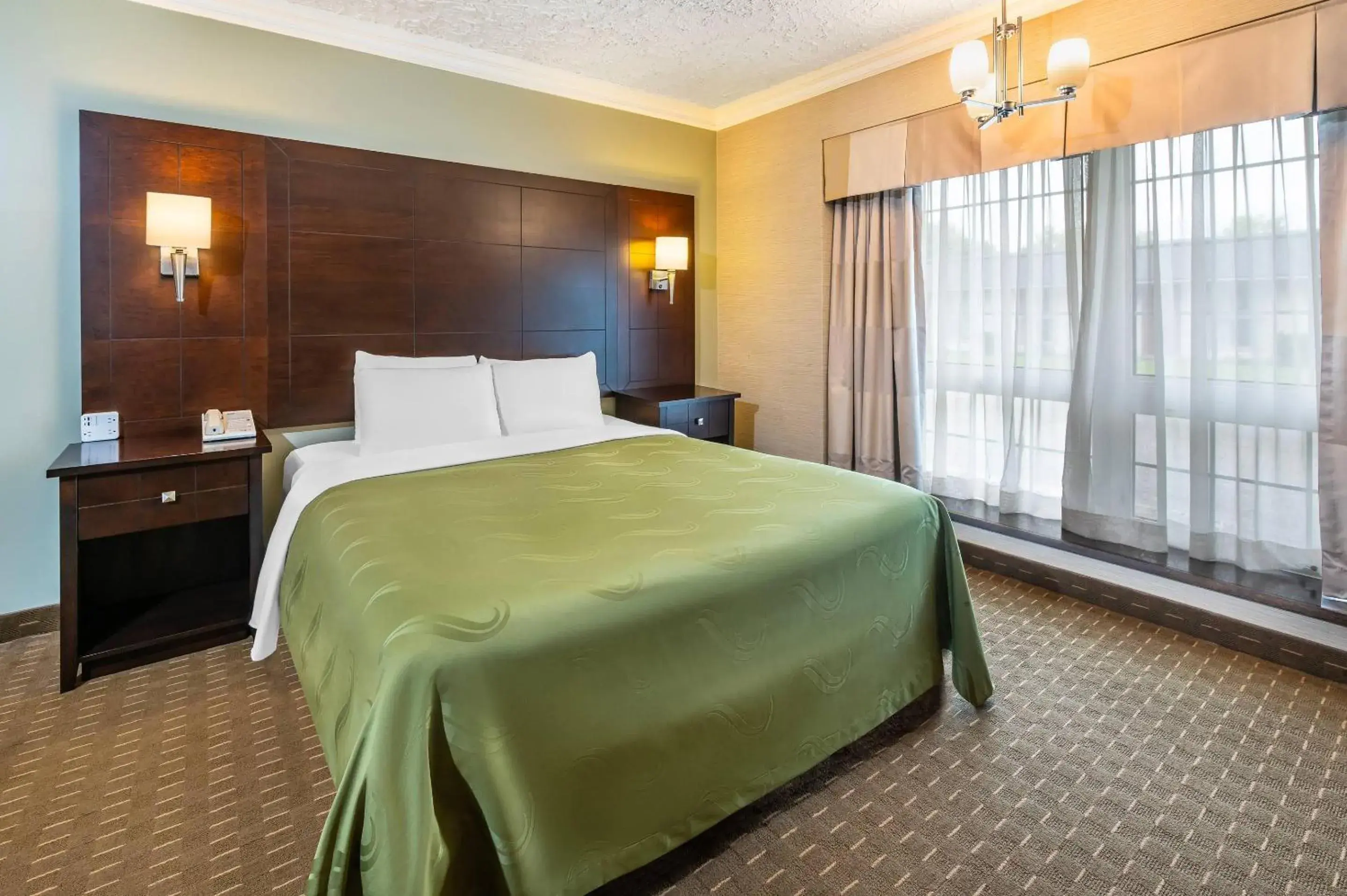 Queen Room - Non-Smoking in Rodeway Inn Festival Queen Room - Non-Smoking in Rodeway Inn Festival