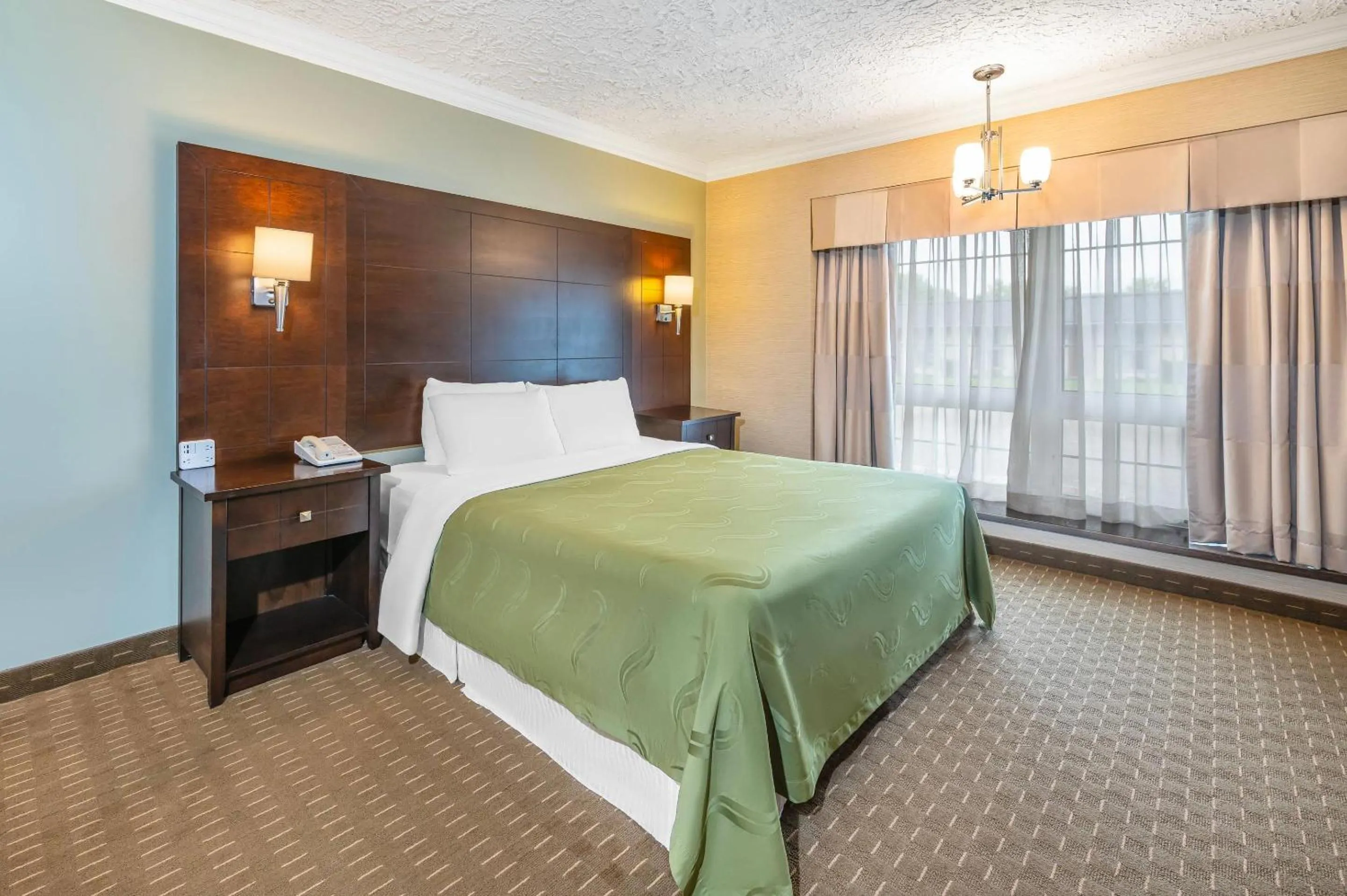 Bedroom, Bed in Rodeway Inn Festival