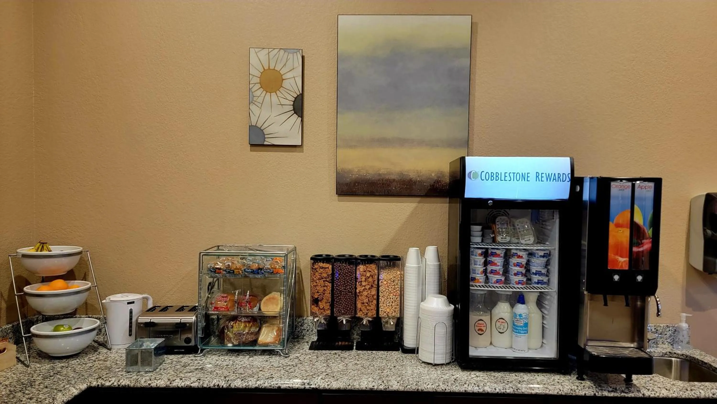 Breakfast in Cobblestone Inn & Suites Maryville