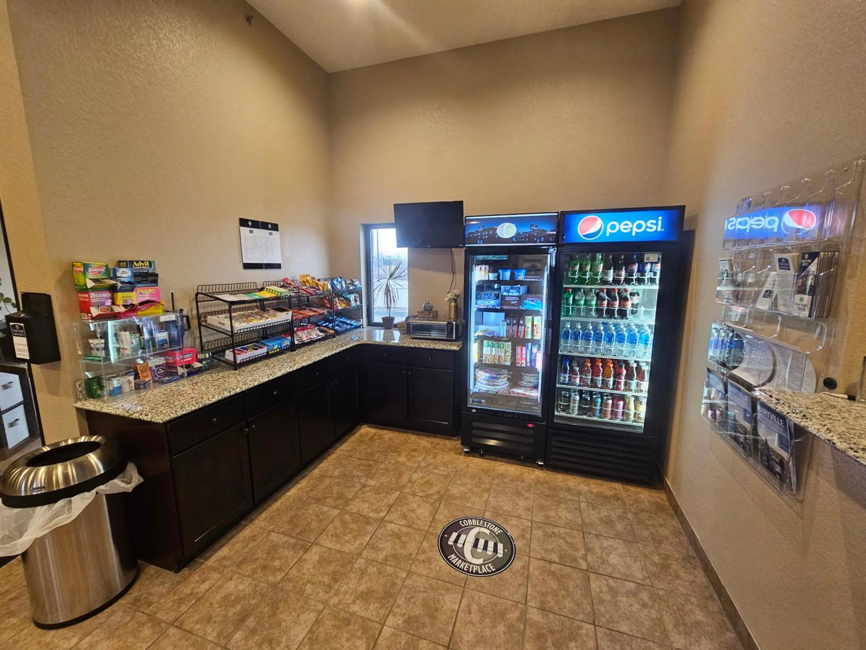 Food and drinks in Cobblestone Inn & Suites Maryville