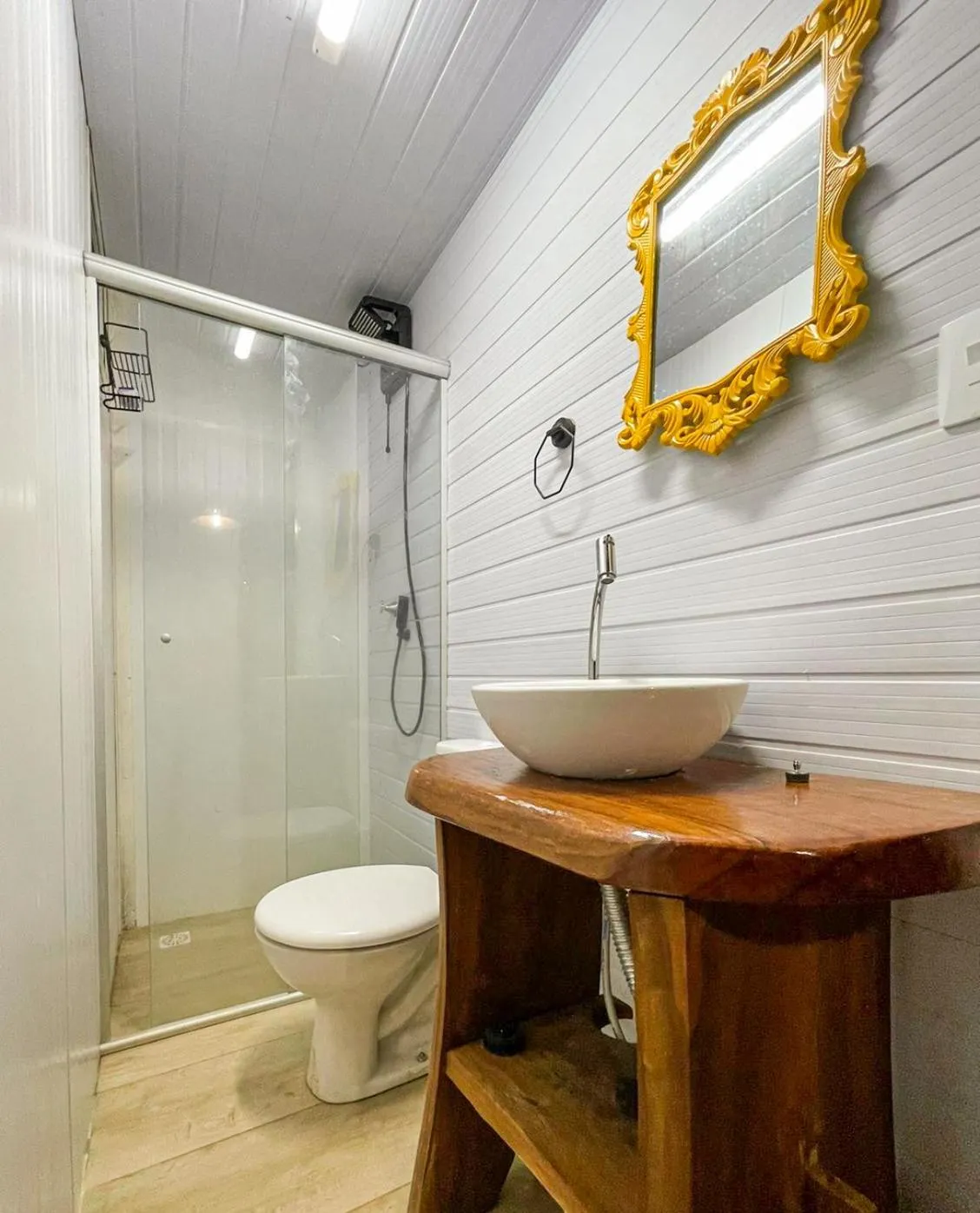 Shower in Chalé Container Nobres Asa Própria