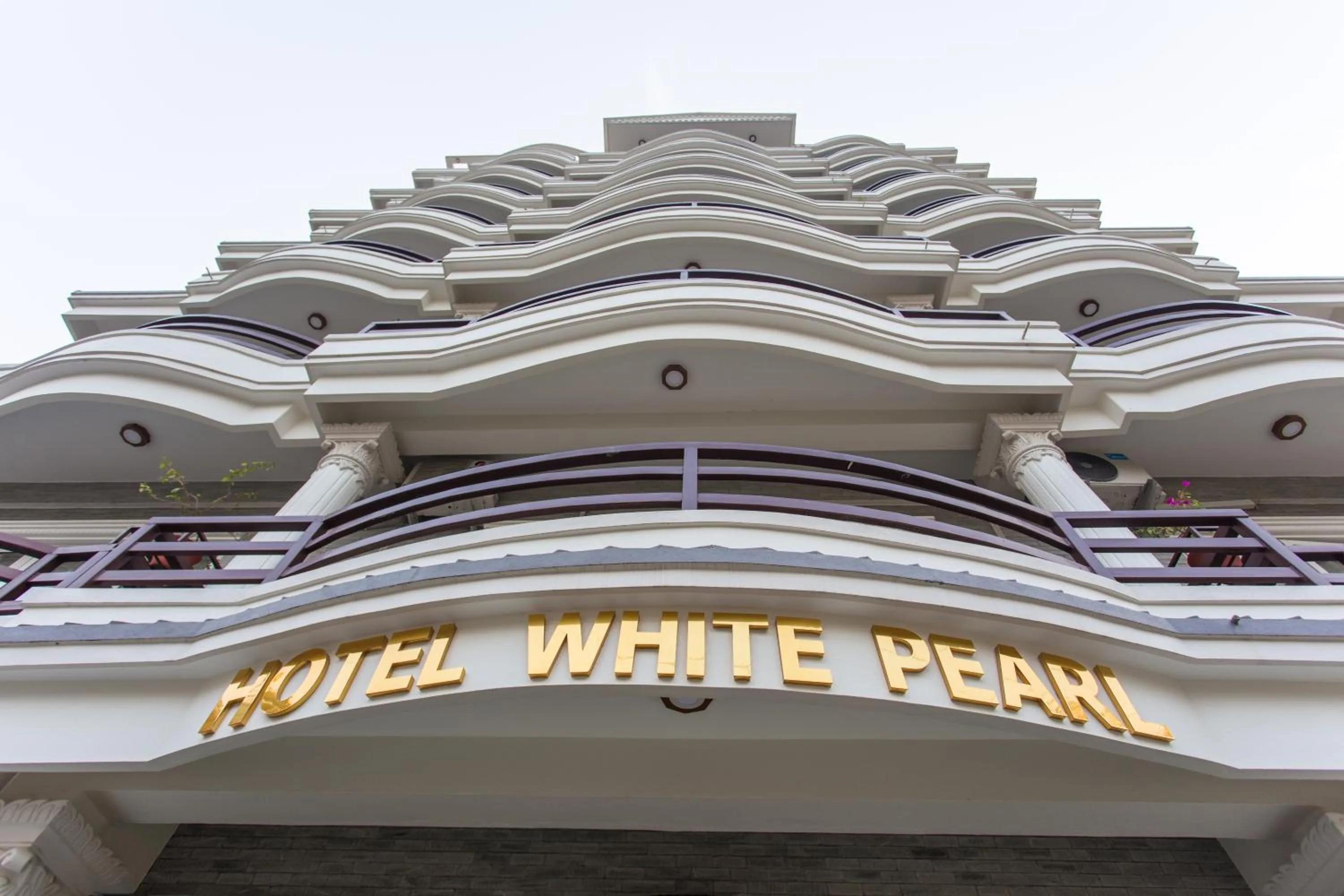 Property building in Hotel White Pearl