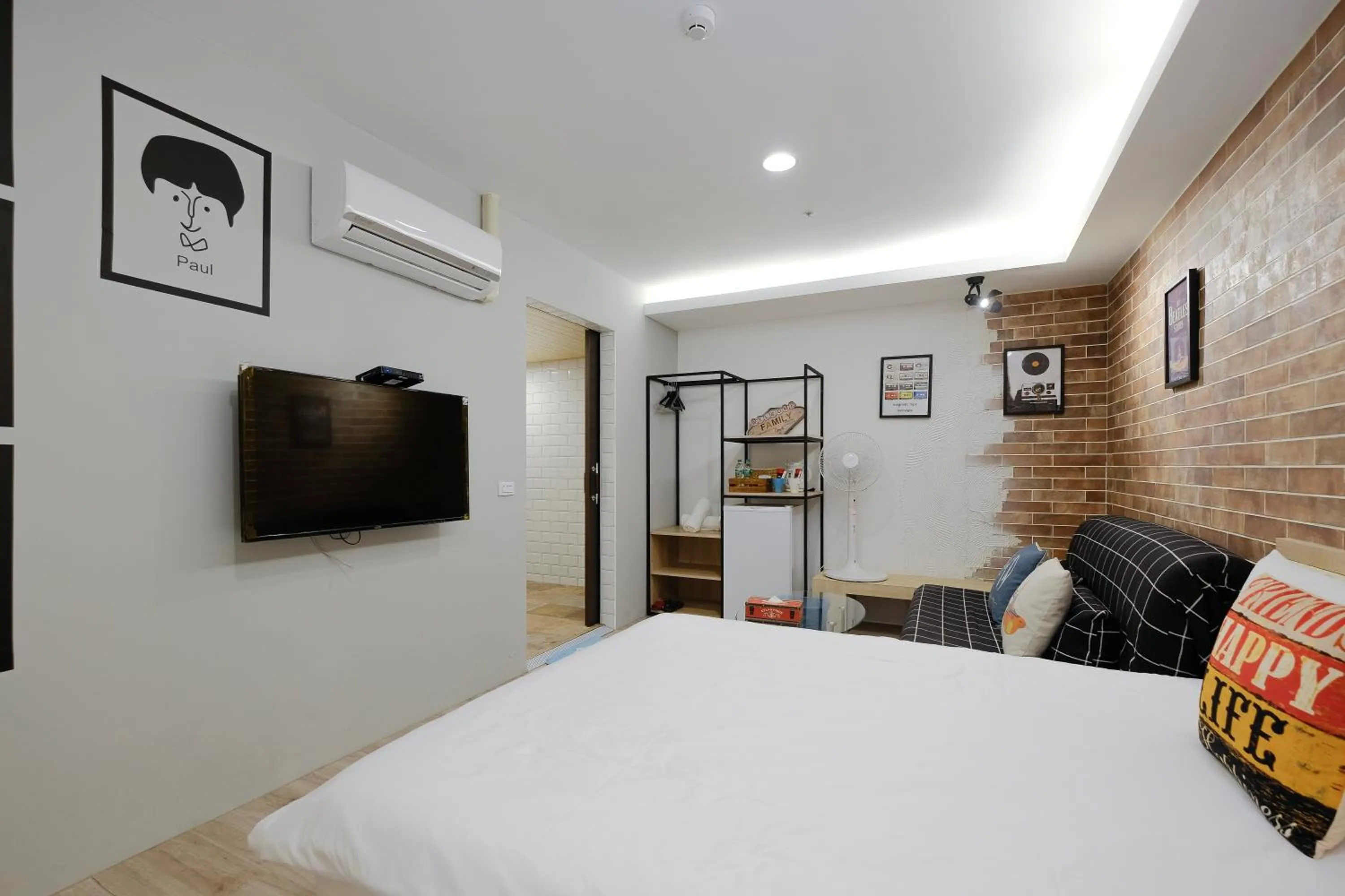 Bed in Color Fun inn