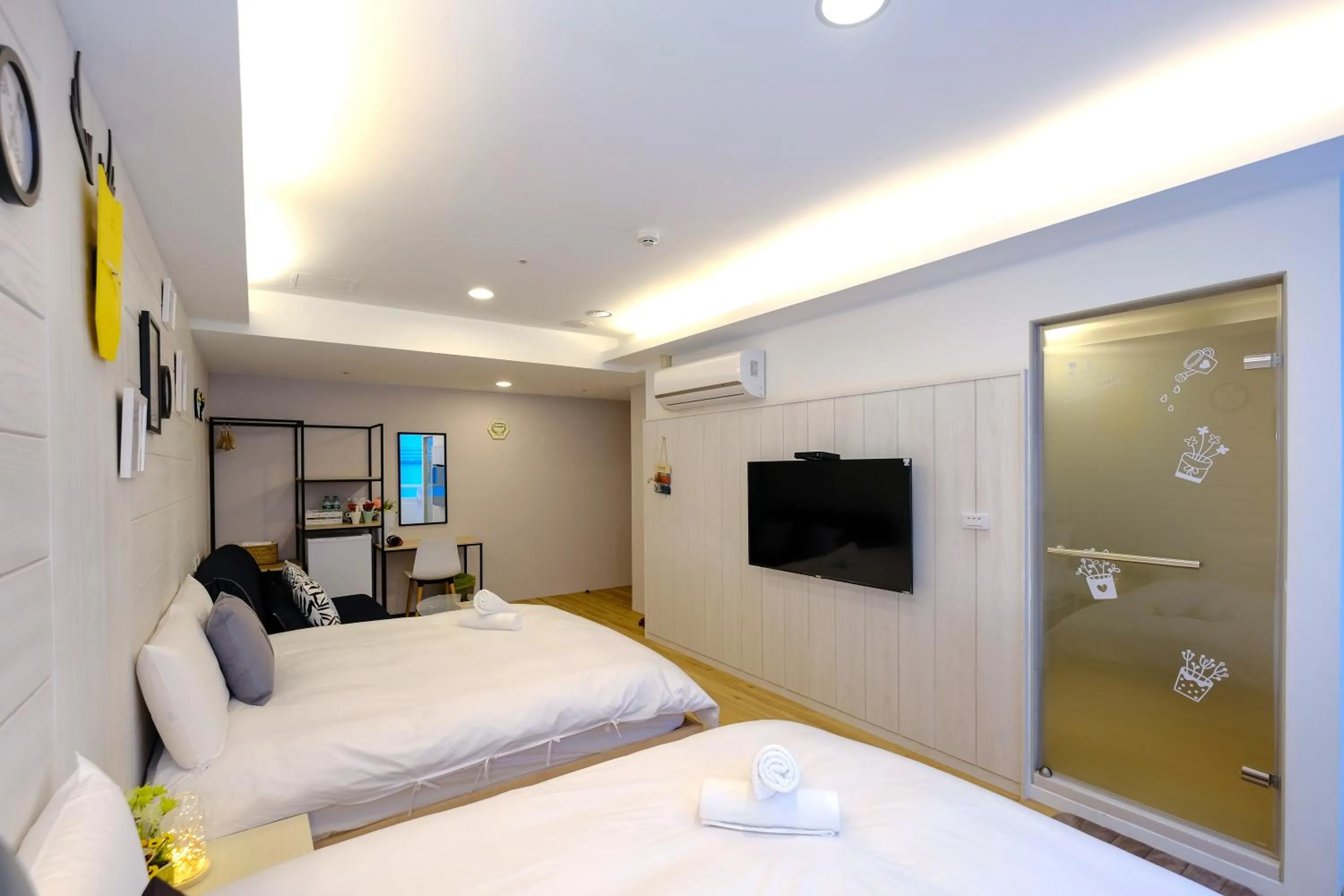 Bed in Color Fun inn