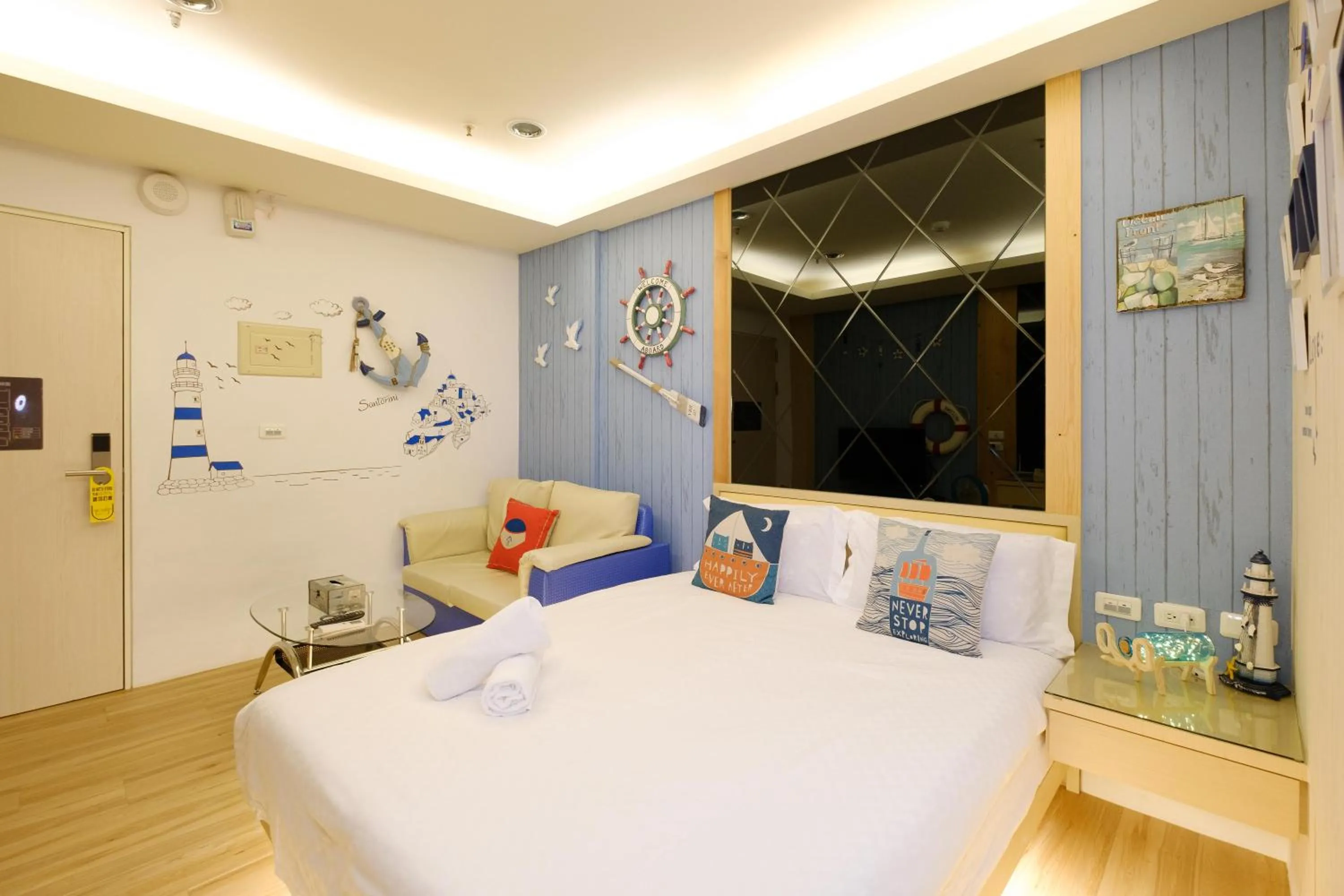 Bed in Color Fun inn