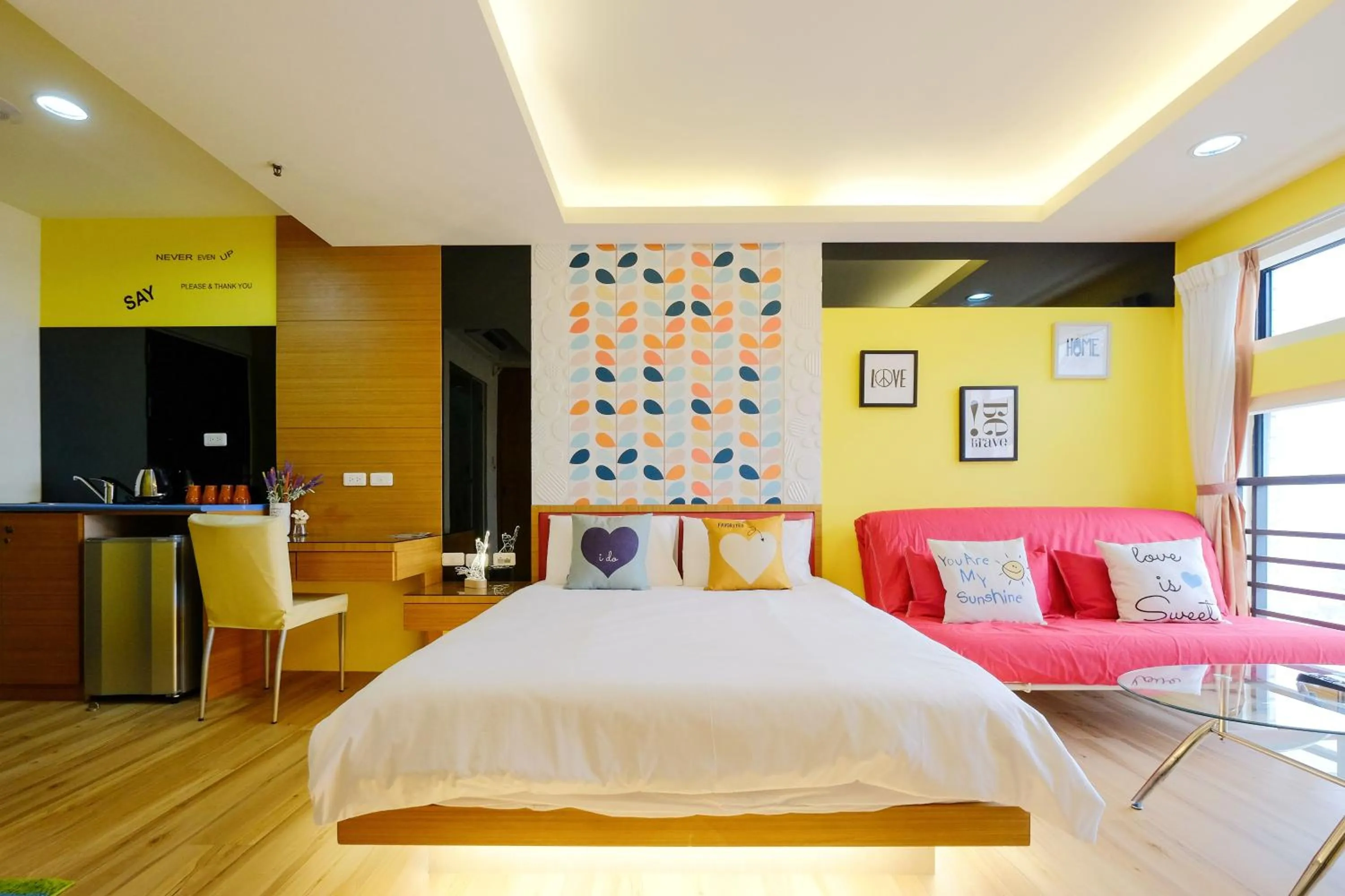 Bed in Color Fun inn