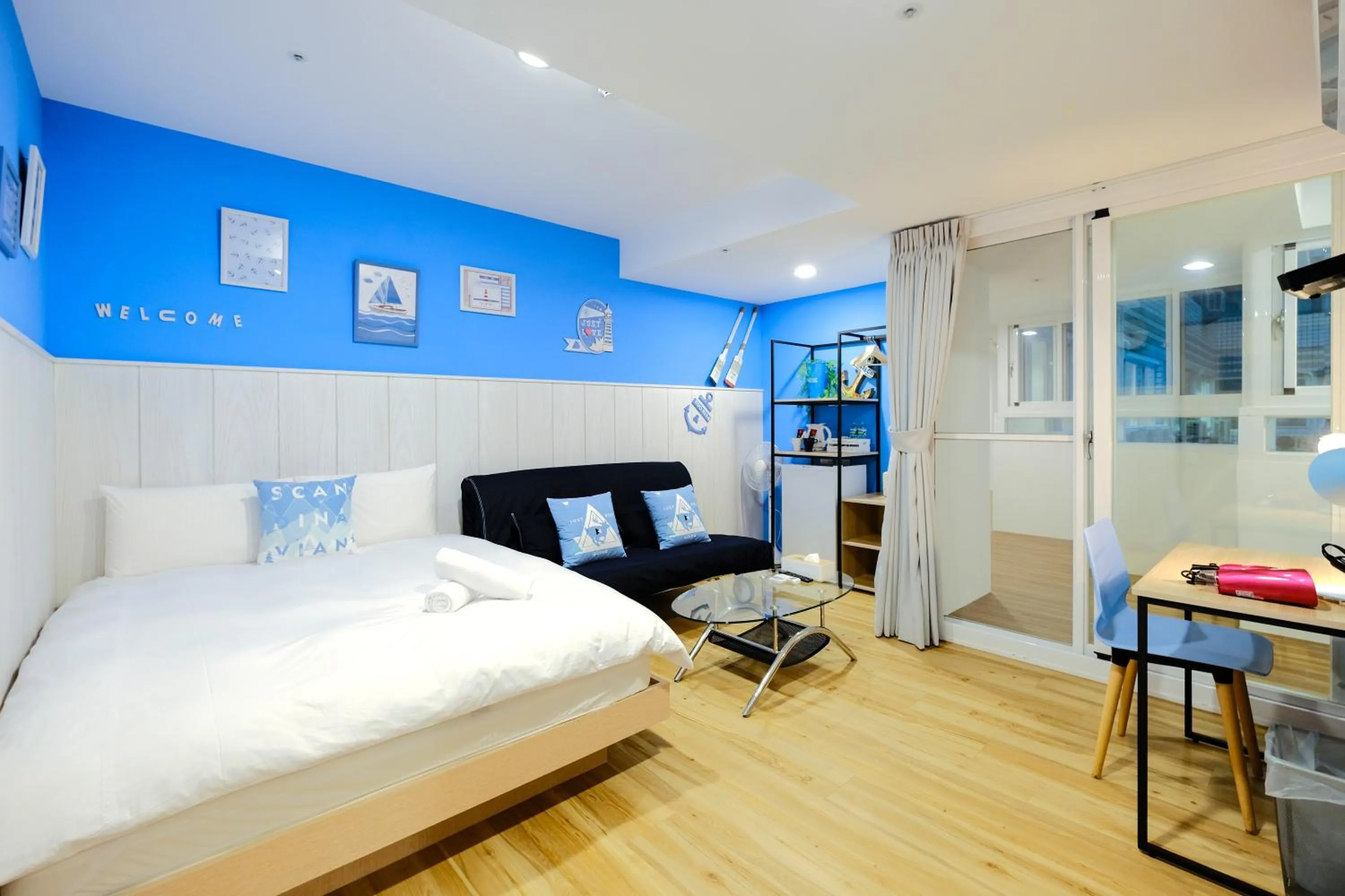 Bed in Color Fun inn