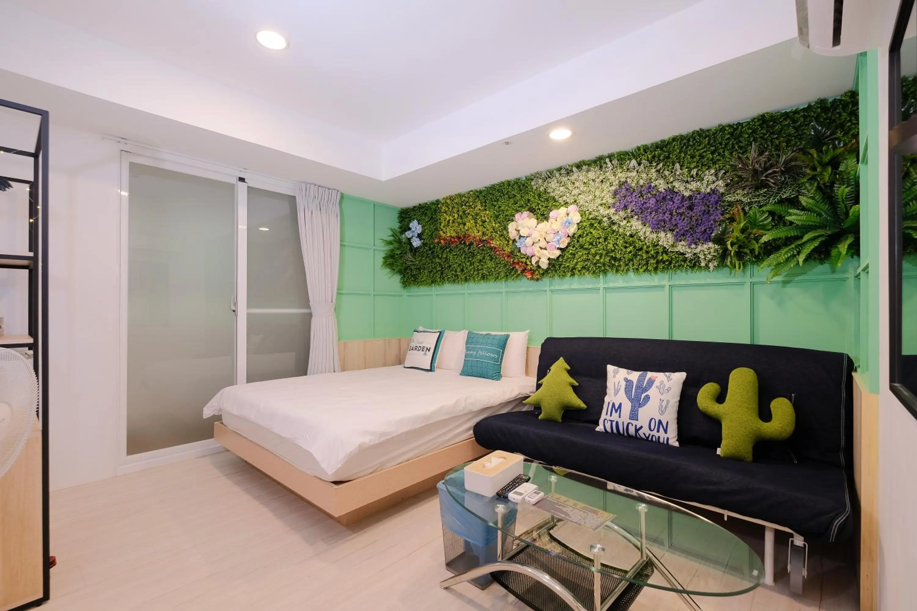 Bed in Color Fun inn