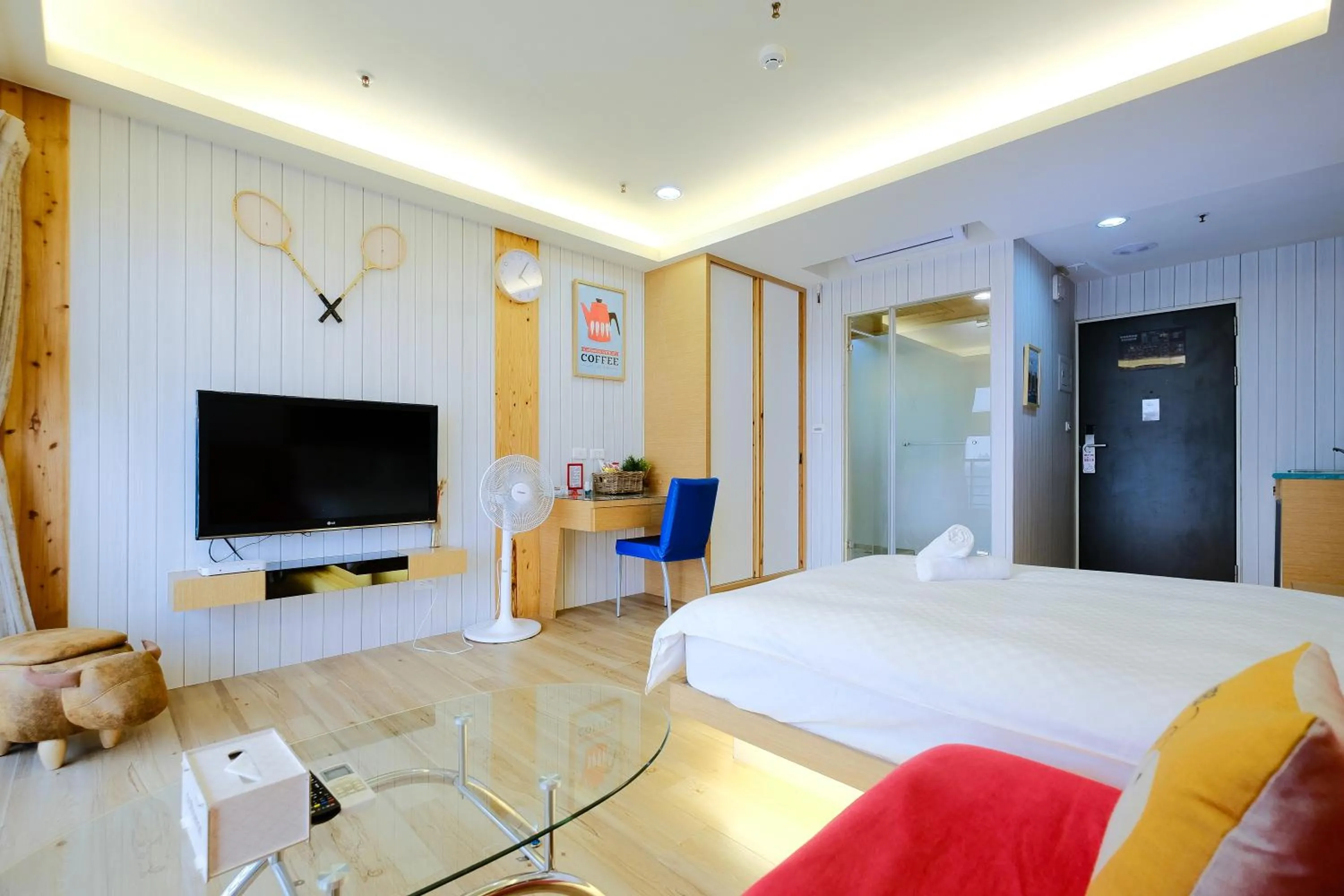 Bed in Color Fun inn