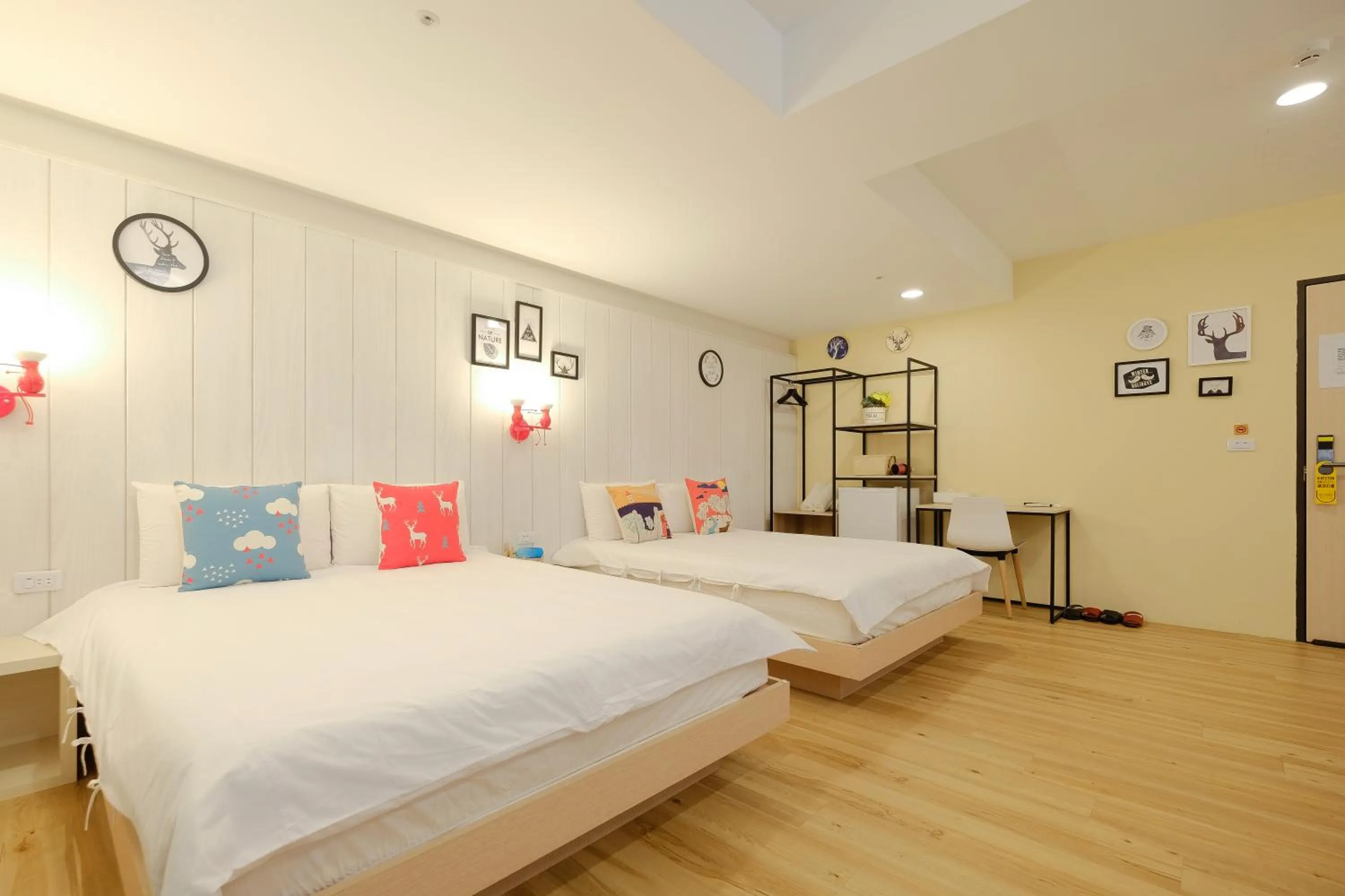 Bed in Color Fun inn