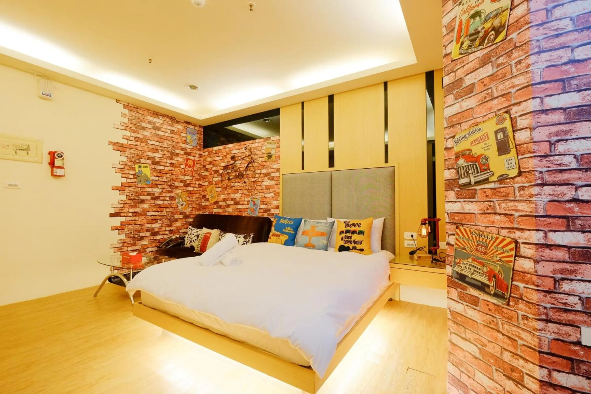 Bed in Color Fun inn