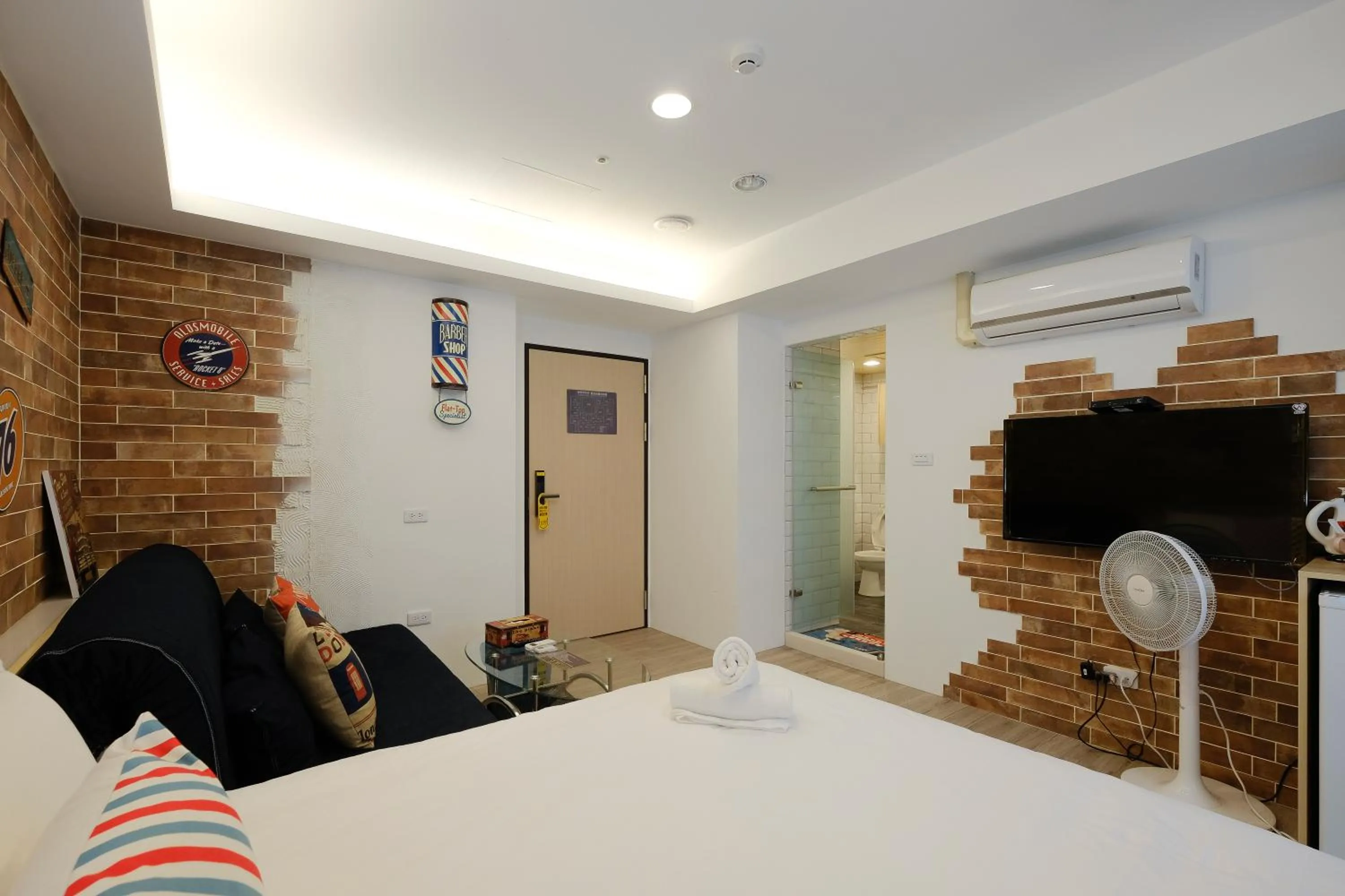 Bed in Color Fun inn