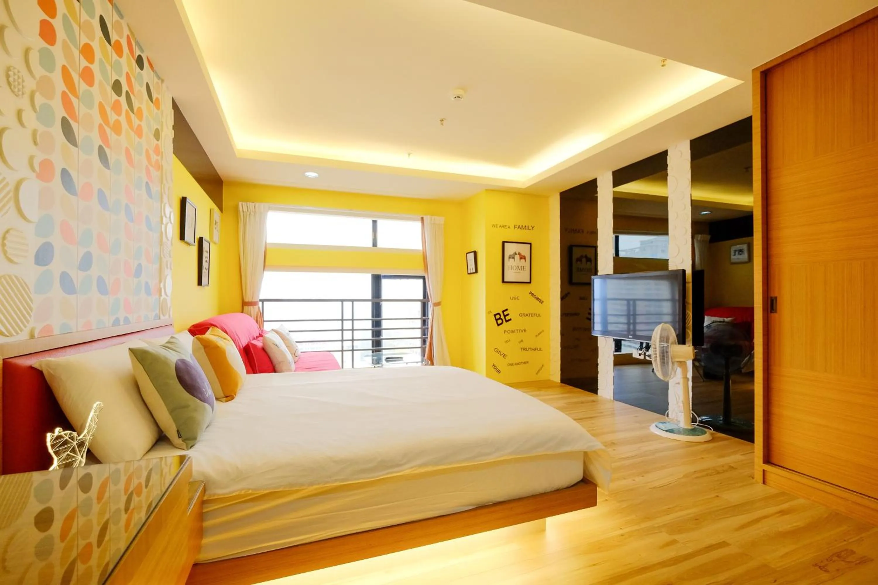 Bed in Color Fun inn