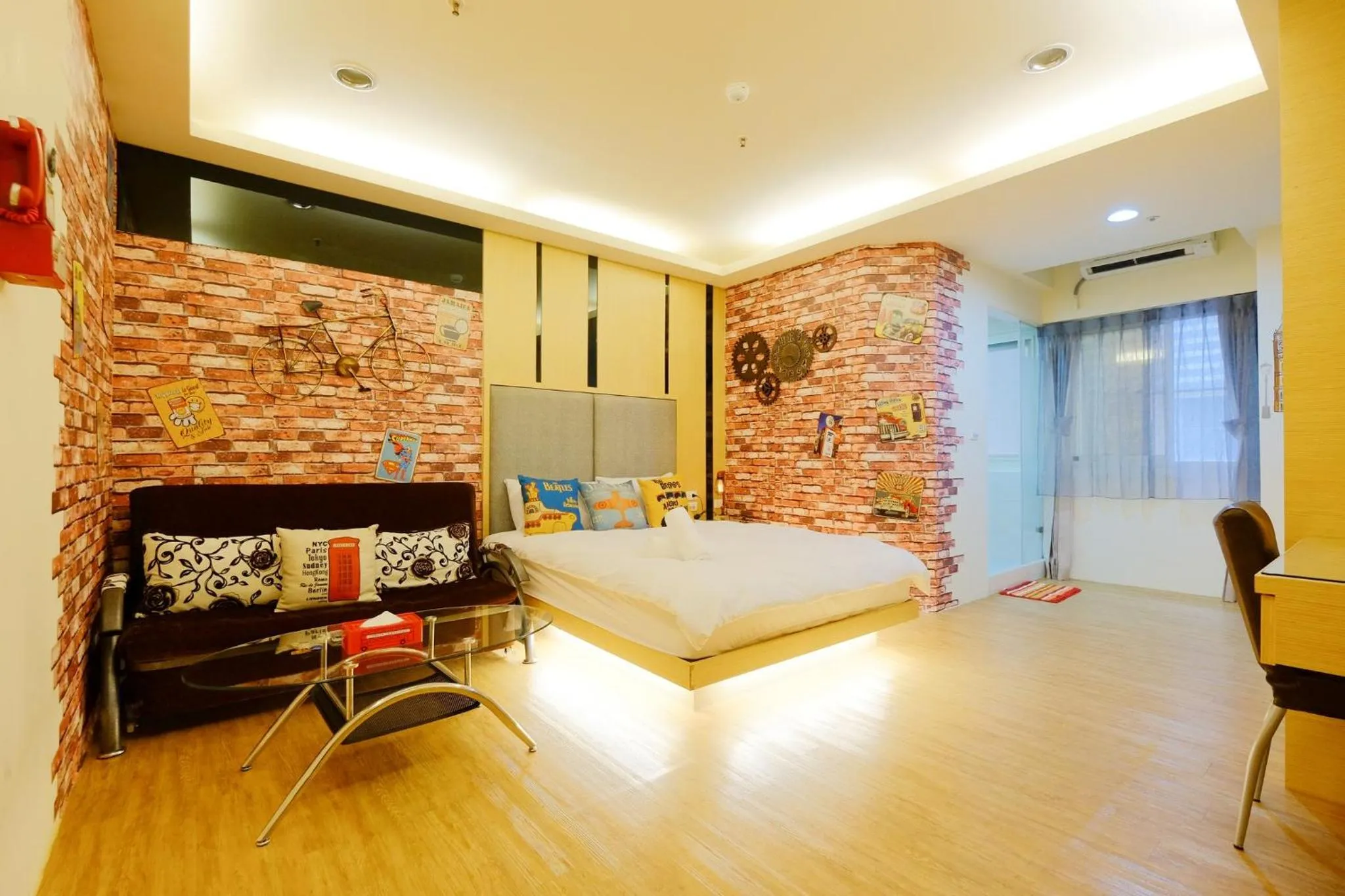 Bed in Color Fun inn