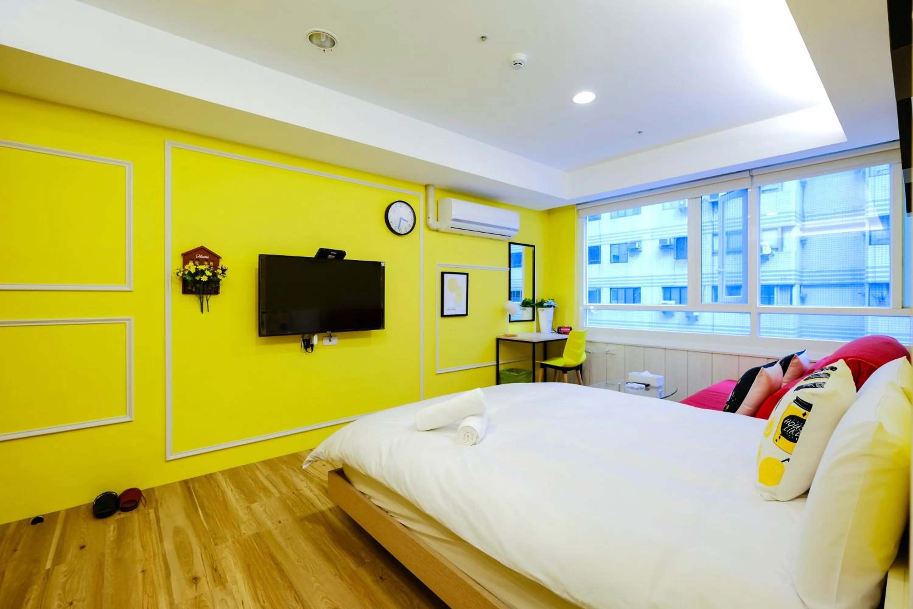 Bed in Color Fun inn