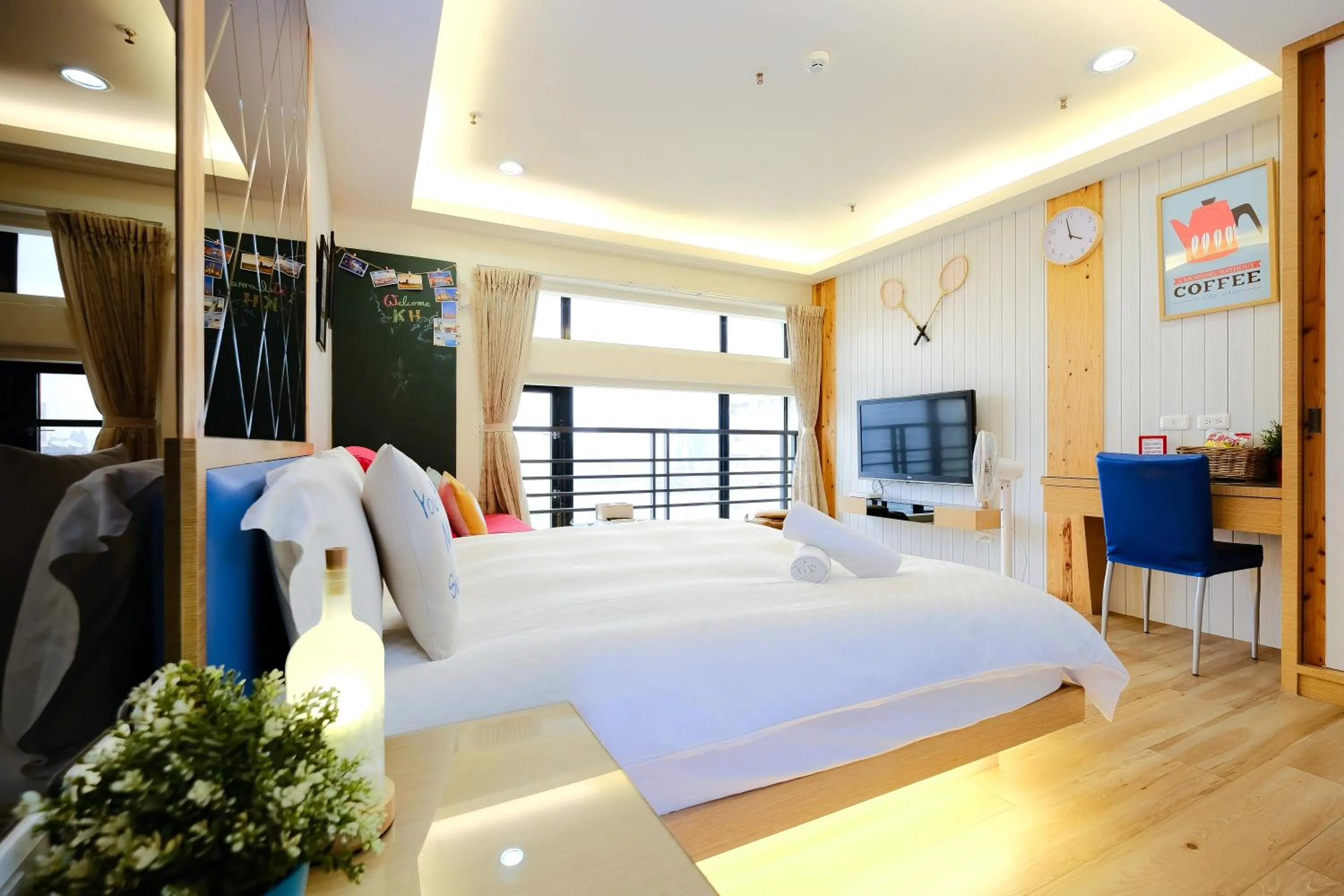 Bed in Color Fun inn