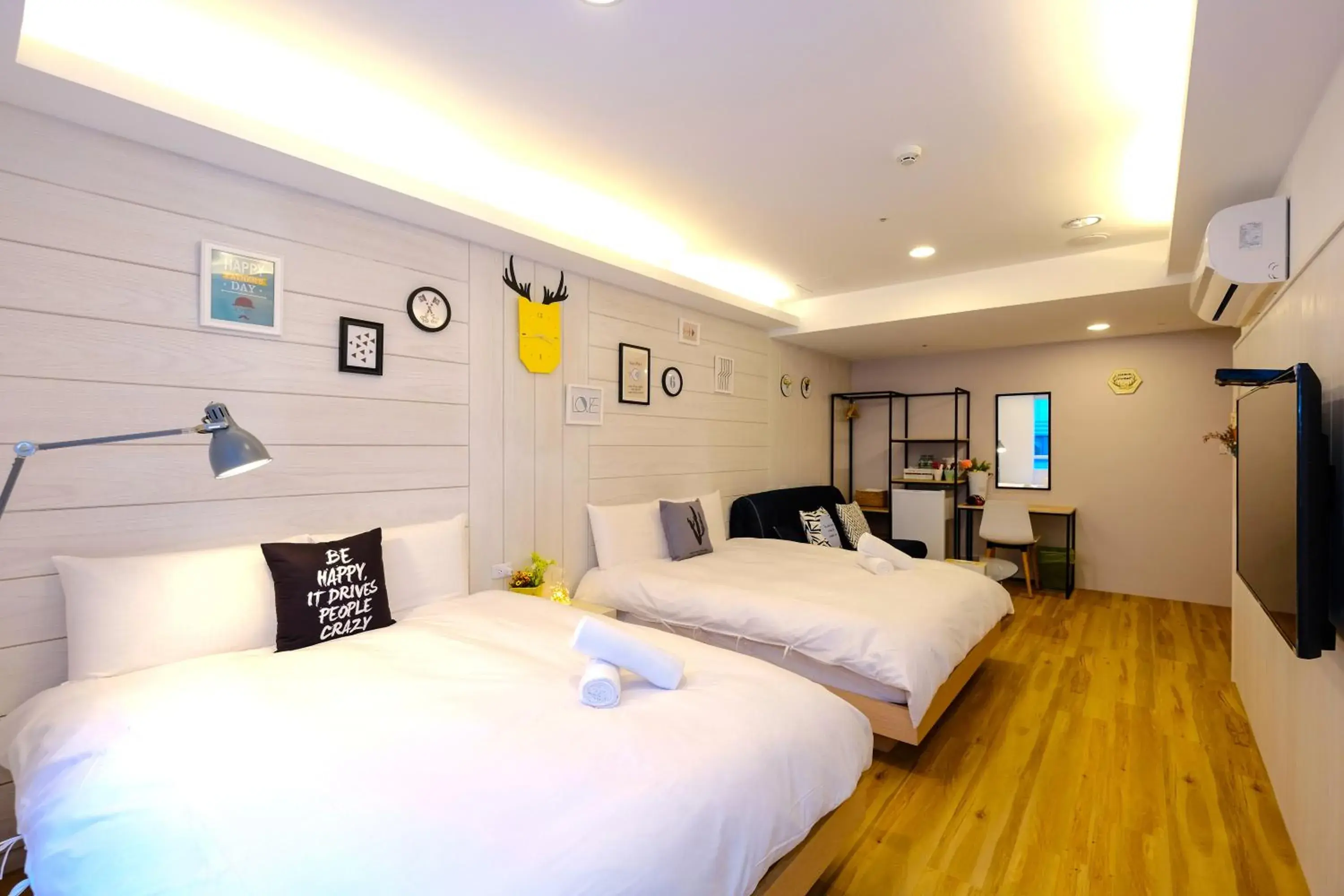 Family Room with Bathroom in Color Fun inn Family Room with Bathroom in Color Fun inn