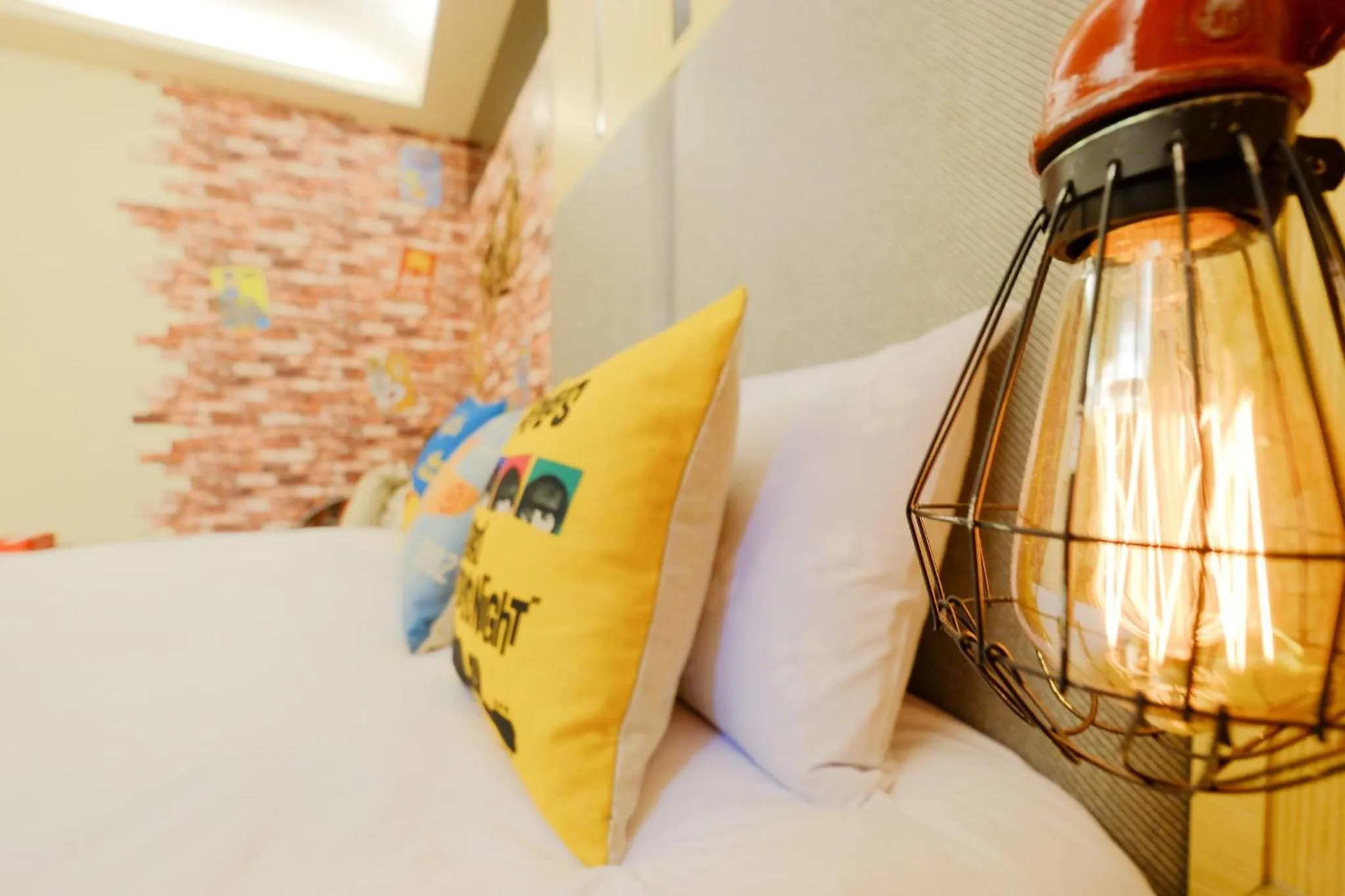 Bed in Color Fun inn