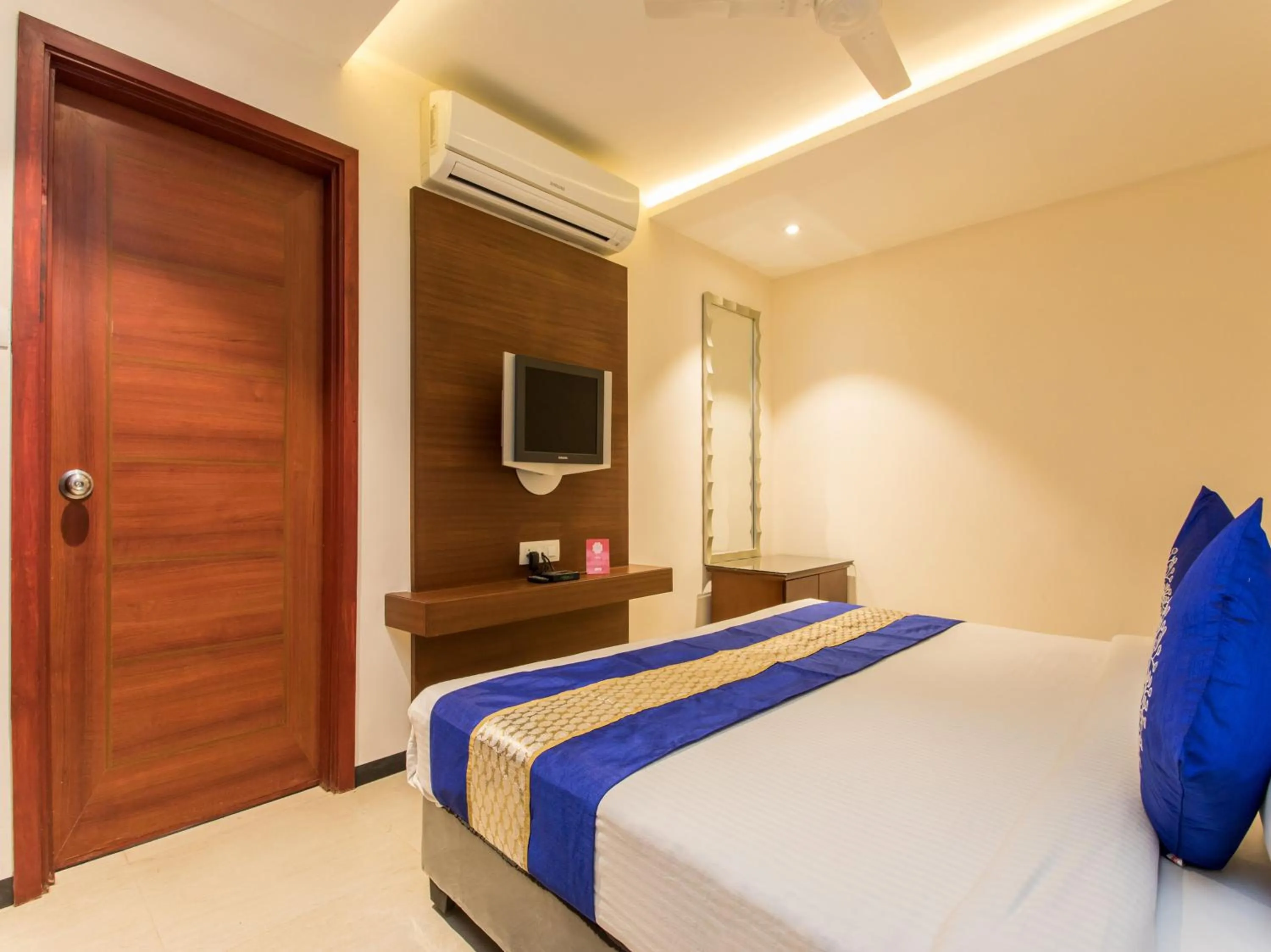 Bedroom, Bed in Hotel Nandi