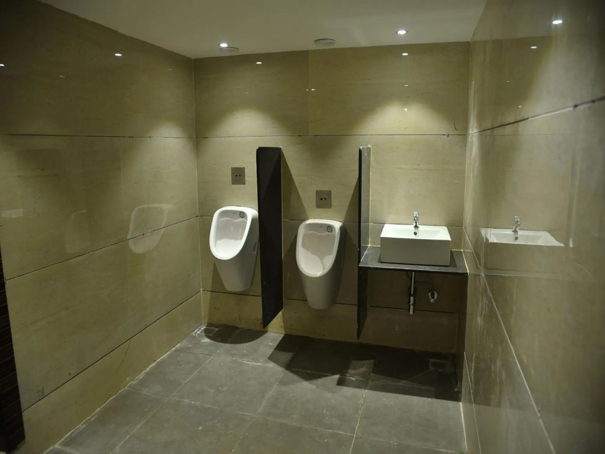 Bathroom in Hotel Nandi