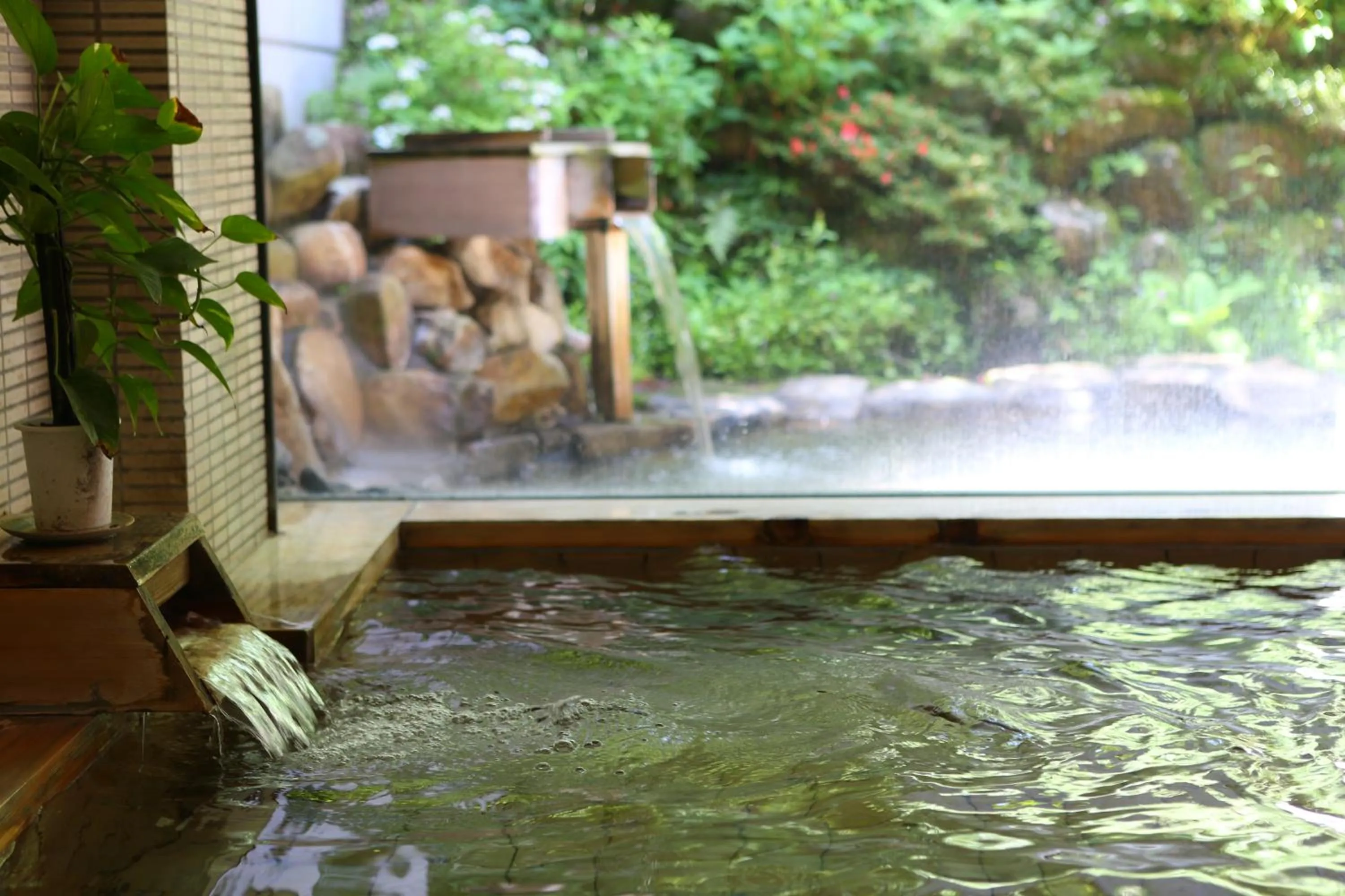 Hot Spring Bath in Nukumorino-yado Komanoyu