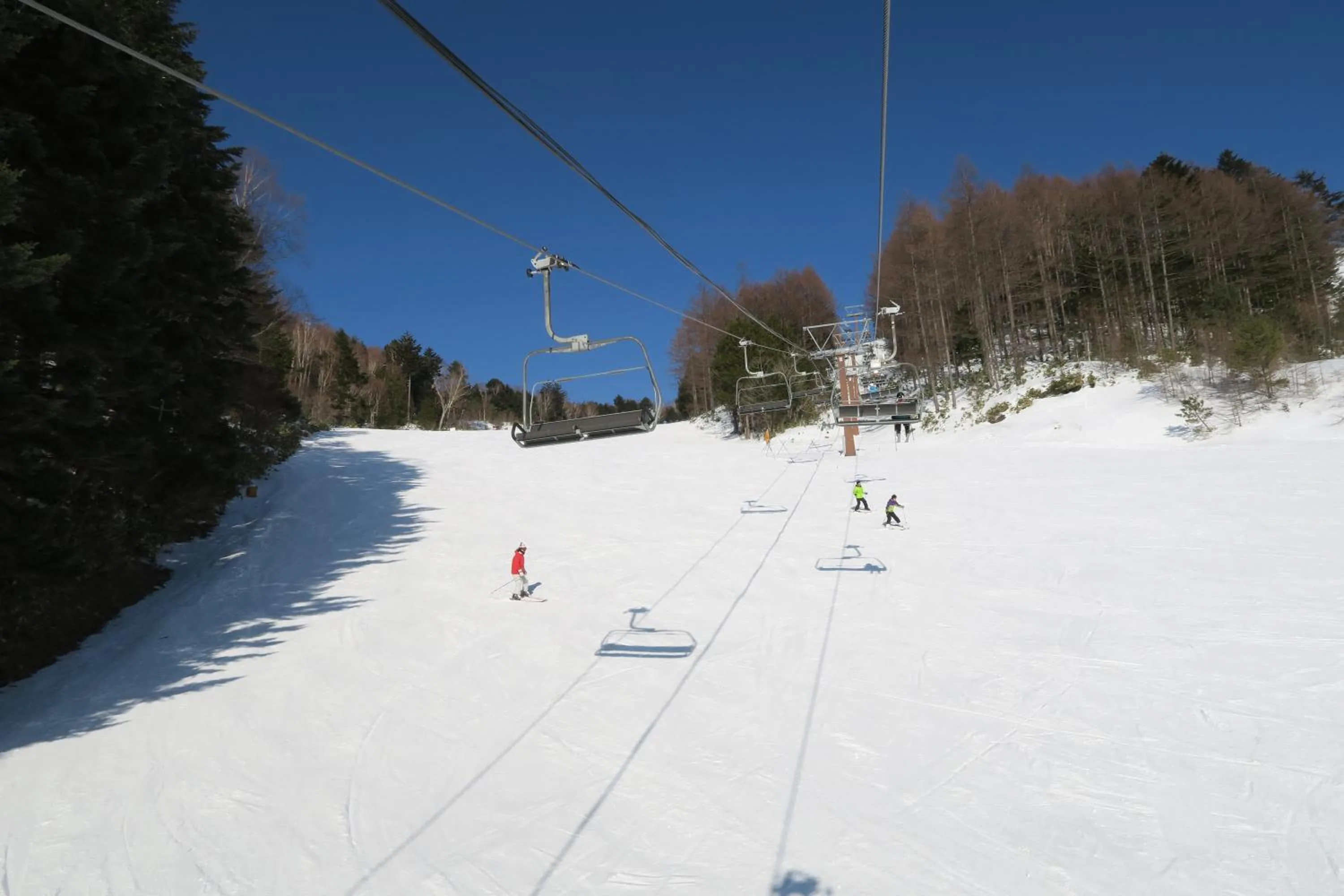 Skiing in Nukumorino-yado Komanoyu
