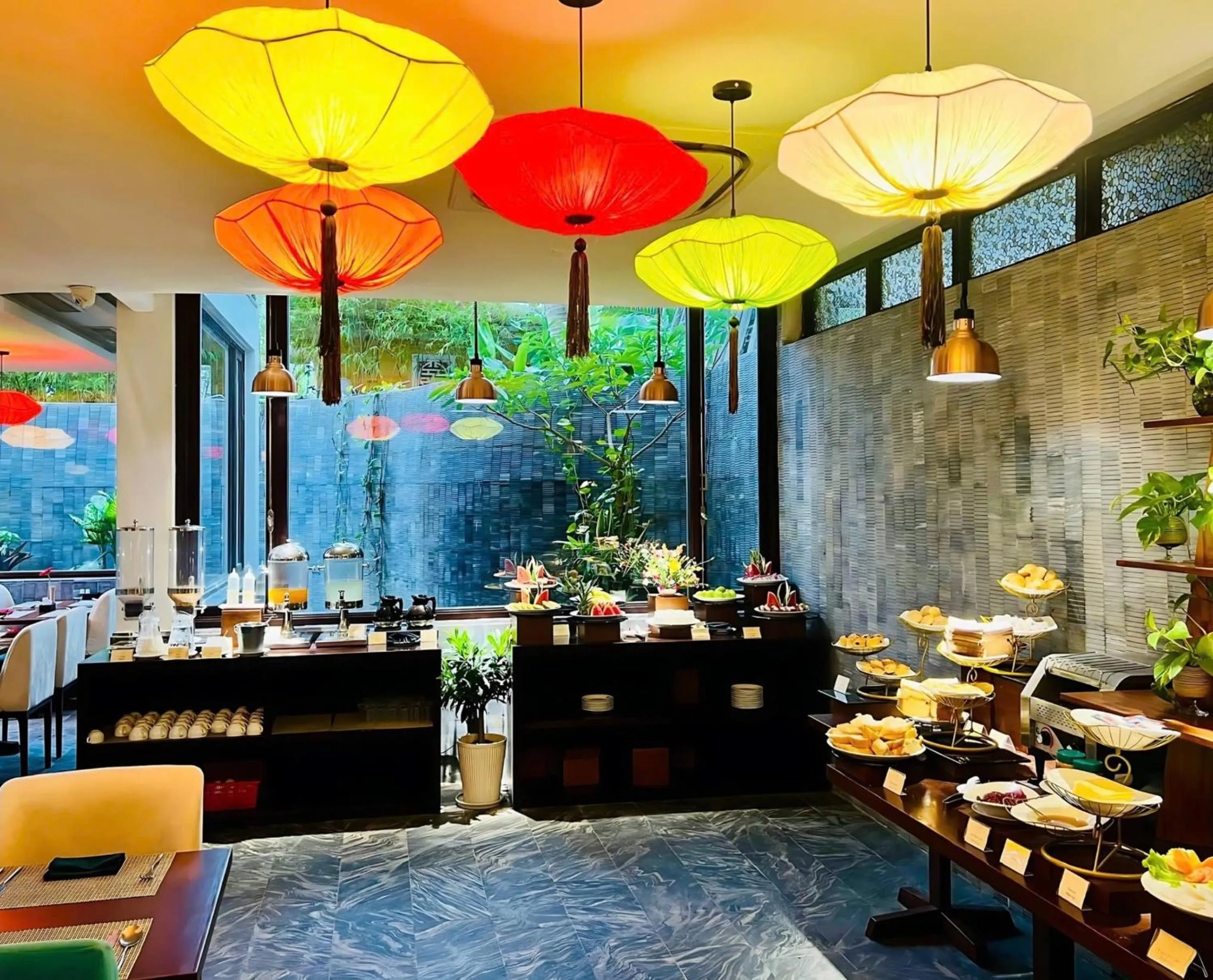 Food and drinks in Happy Life Memories Hoi An Hotel & Spa