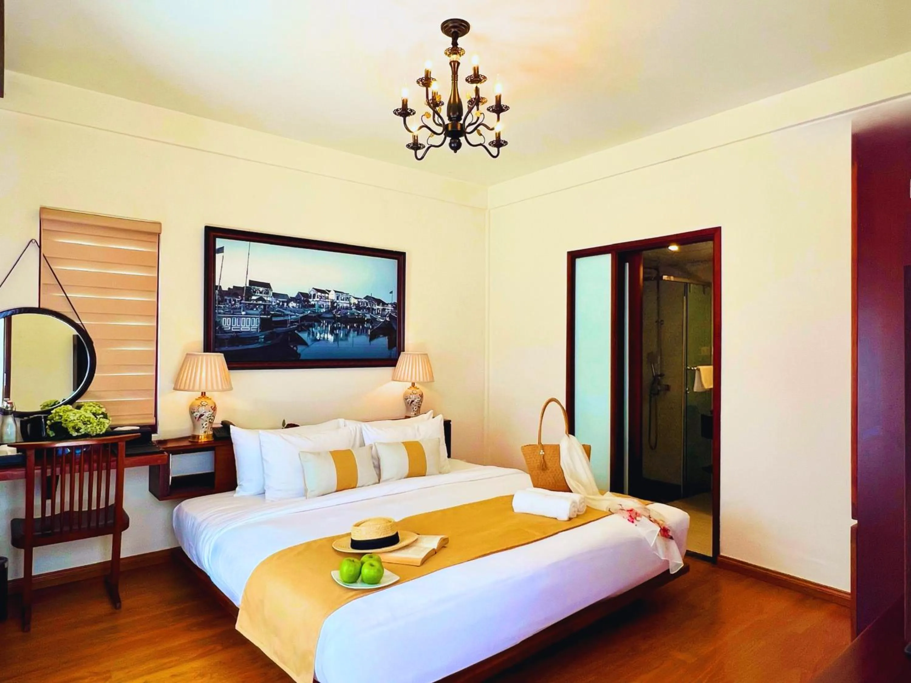 Shower, Bed in Happy Life Memories Hoi An Hotel & Spa